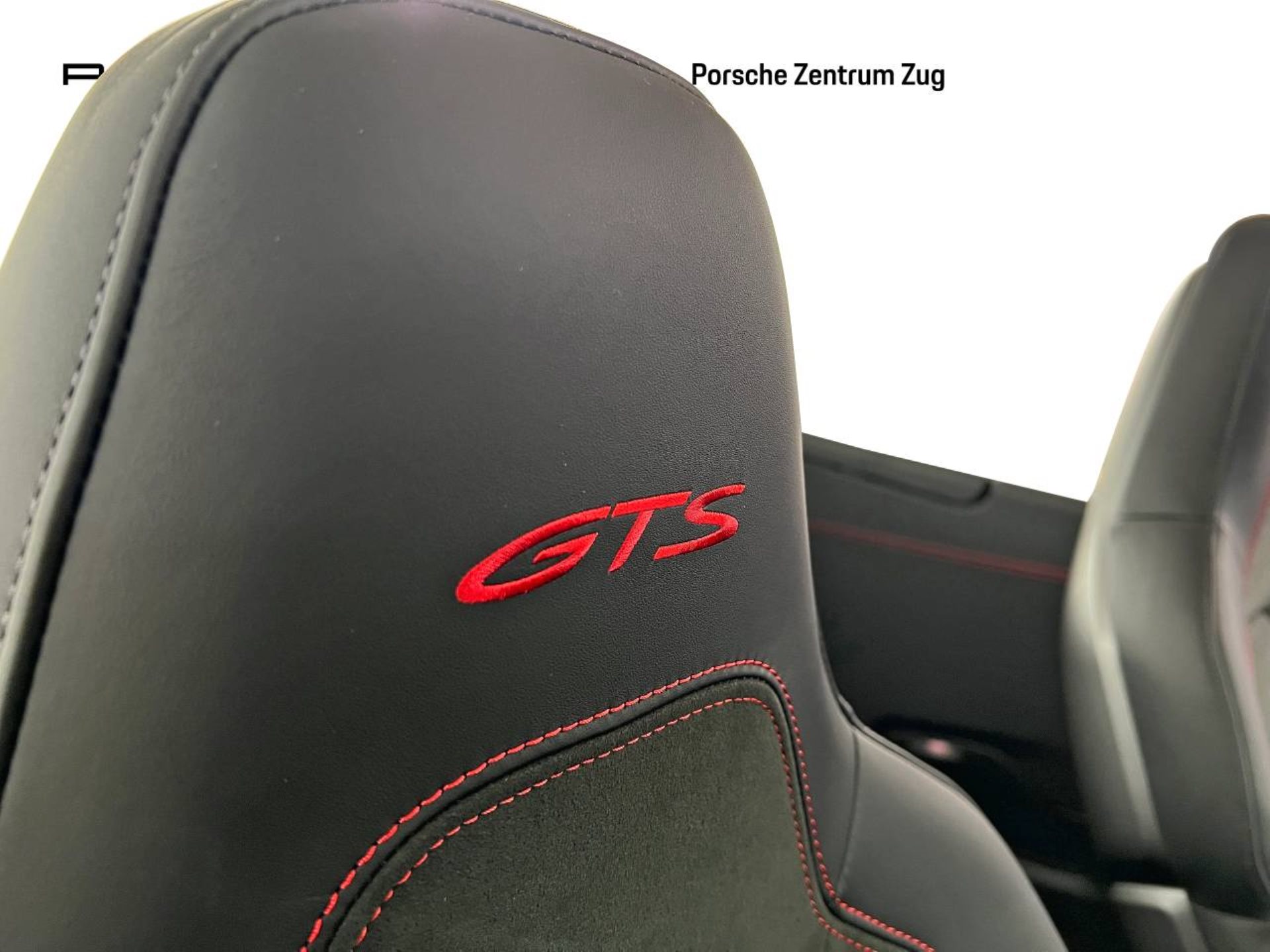 PORSCHE 911 Carrera 4 GTS Cabriolet-image-21