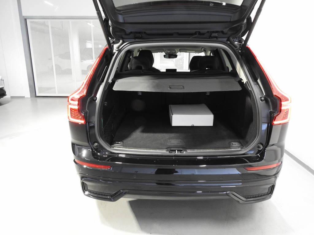 VOLVO XC60 2.0 T6 TE Plus Dark eAWD-image-9