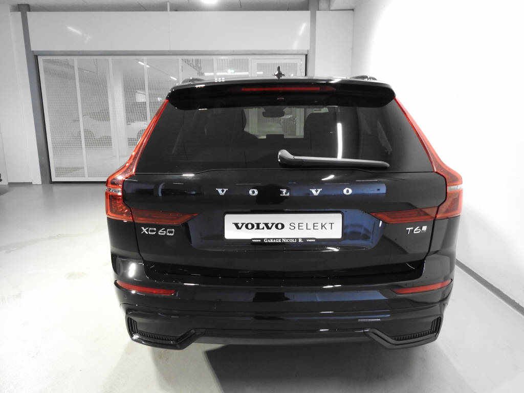 VOLVO XC60 2.0 T6 TE Plus Dark eAWD-image-4