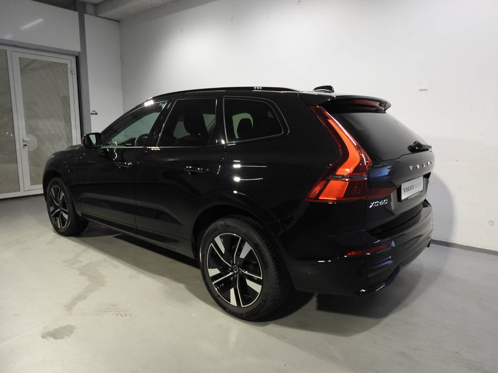 VOLVO XC60 2.0 T6 TE Plus Dark eAWD-image-3