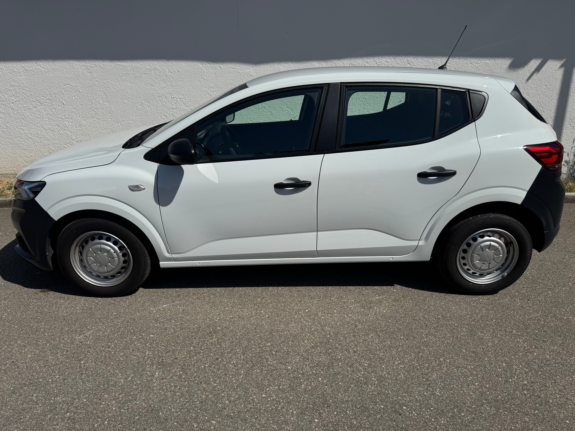 DACIA Sandero SCe 65 Essential-image-1