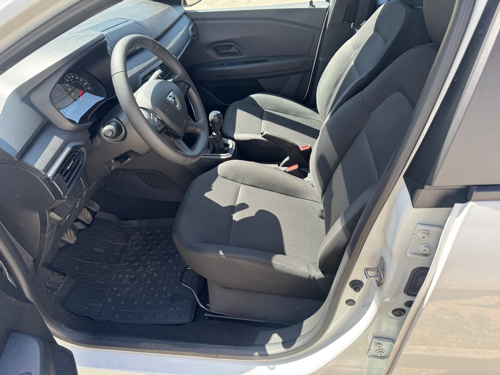 DACIA Sandero SCe 65 Essential-image-8