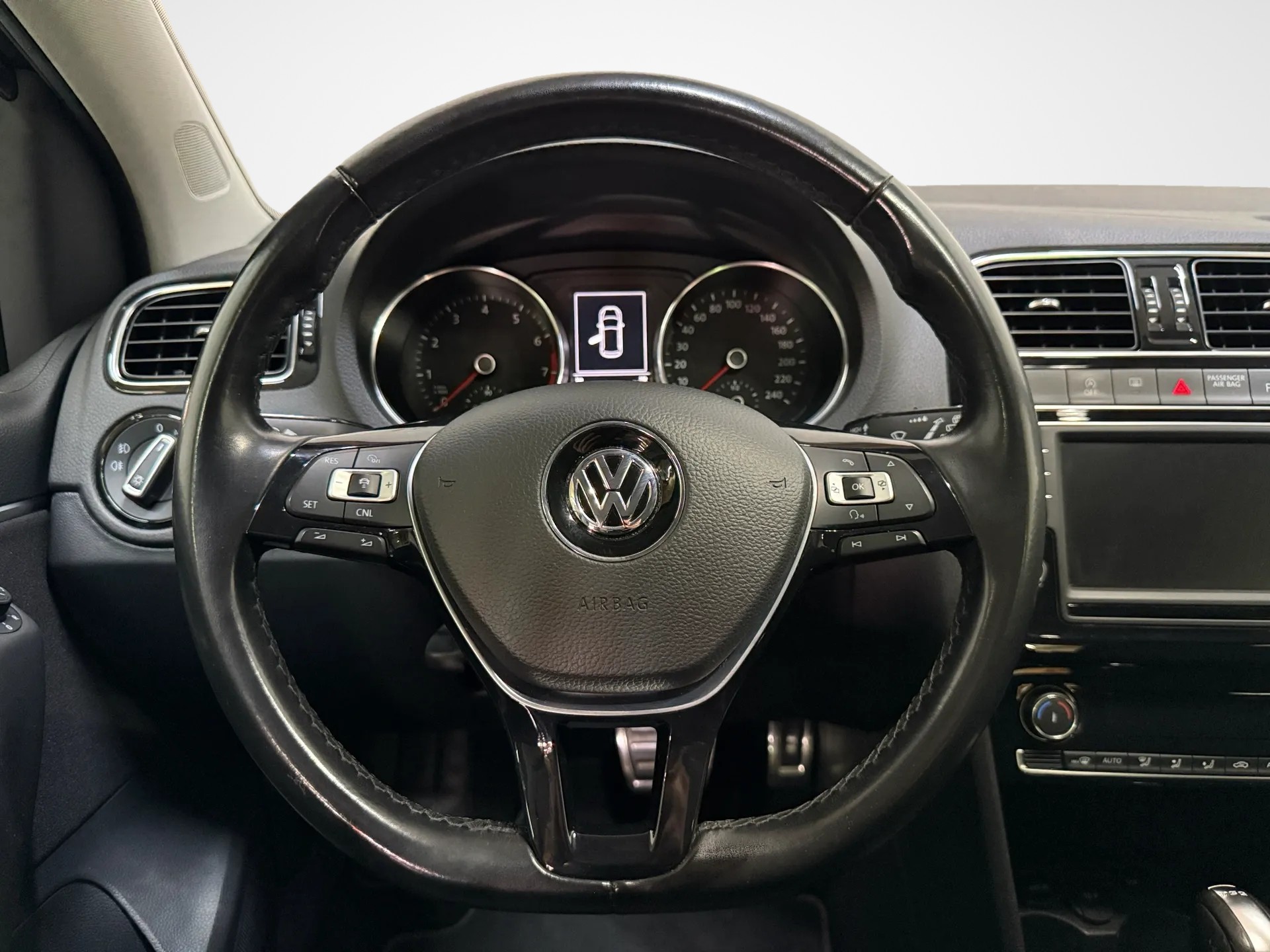 VW Polo 1.0 TSI BMT Sound DSG-image-16