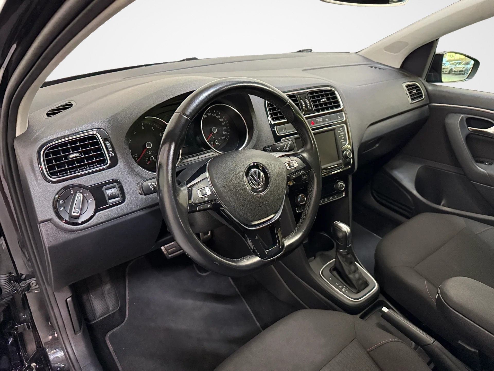 VW Polo 1.0 TSI BMT Sound DSG-image-13
