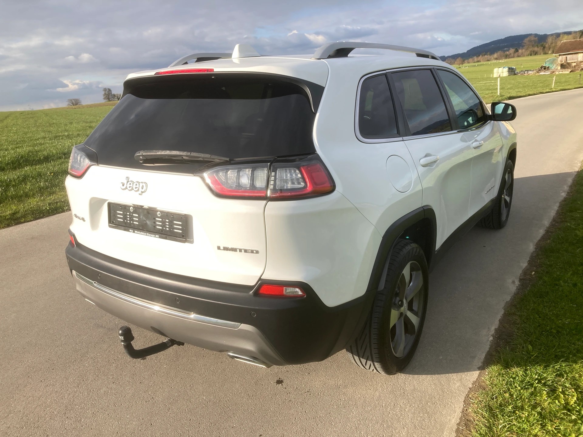 JEEP Cherokee 2.0 Overland AWD Drive I 9ATX mit Anhängerkupplung-image-2
