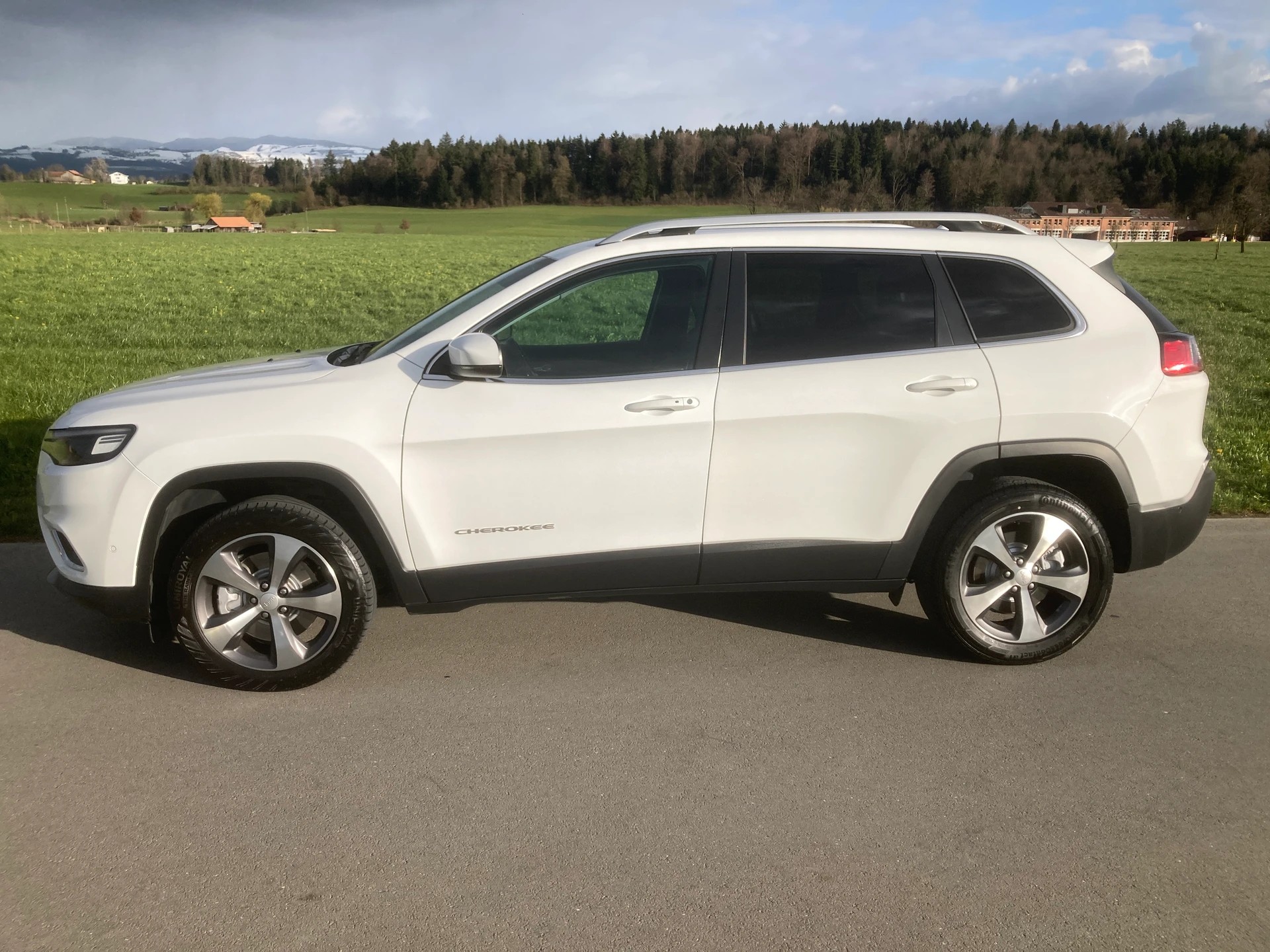 JEEP Cherokee 2.0 Overland AWD Drive I 9ATX mit Anhängerkupplung-image-4