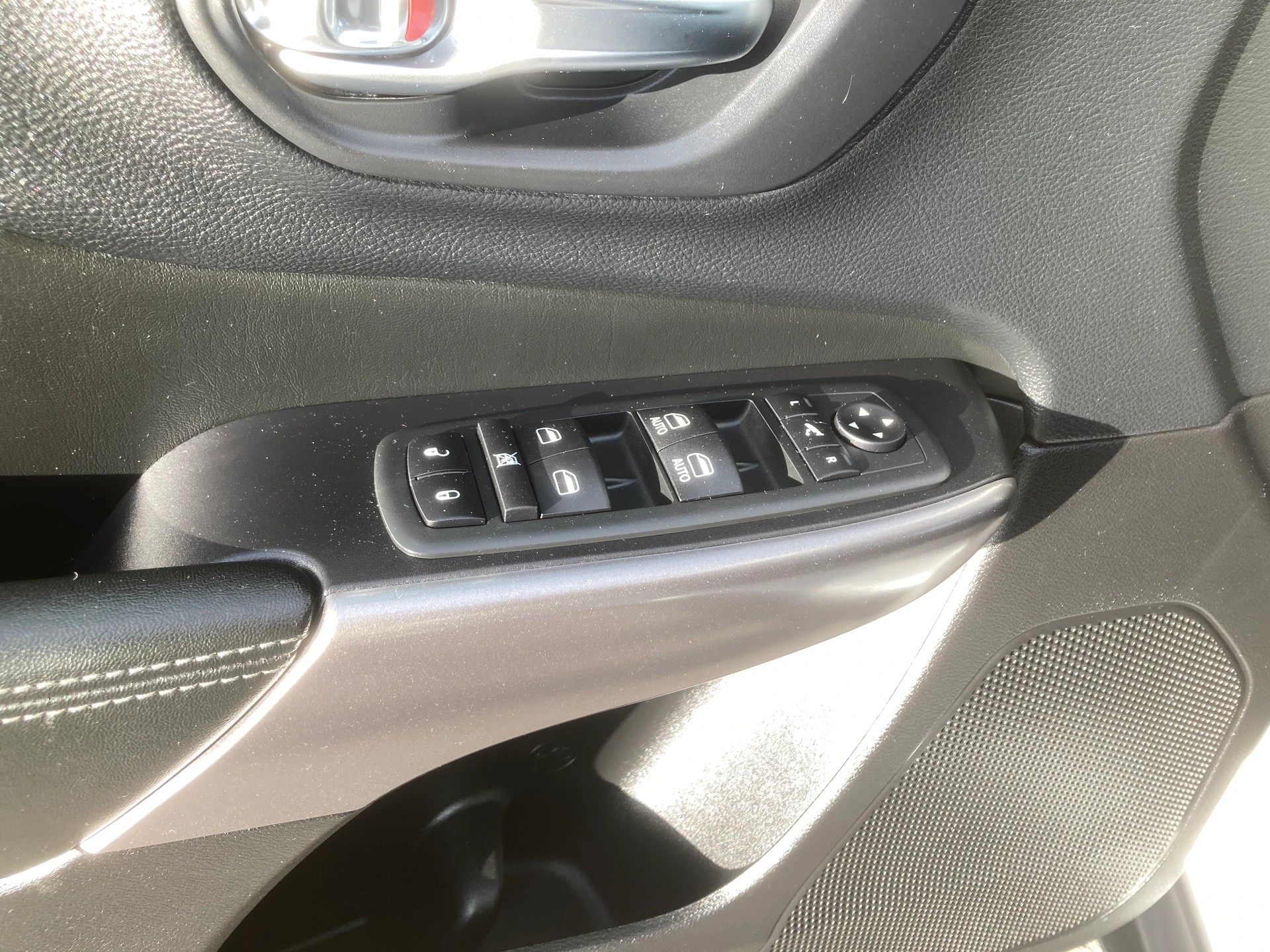 JEEP Cherokee 2.0 Overland AWD Drive I 9ATX mit Anhängerkupplung-image-9