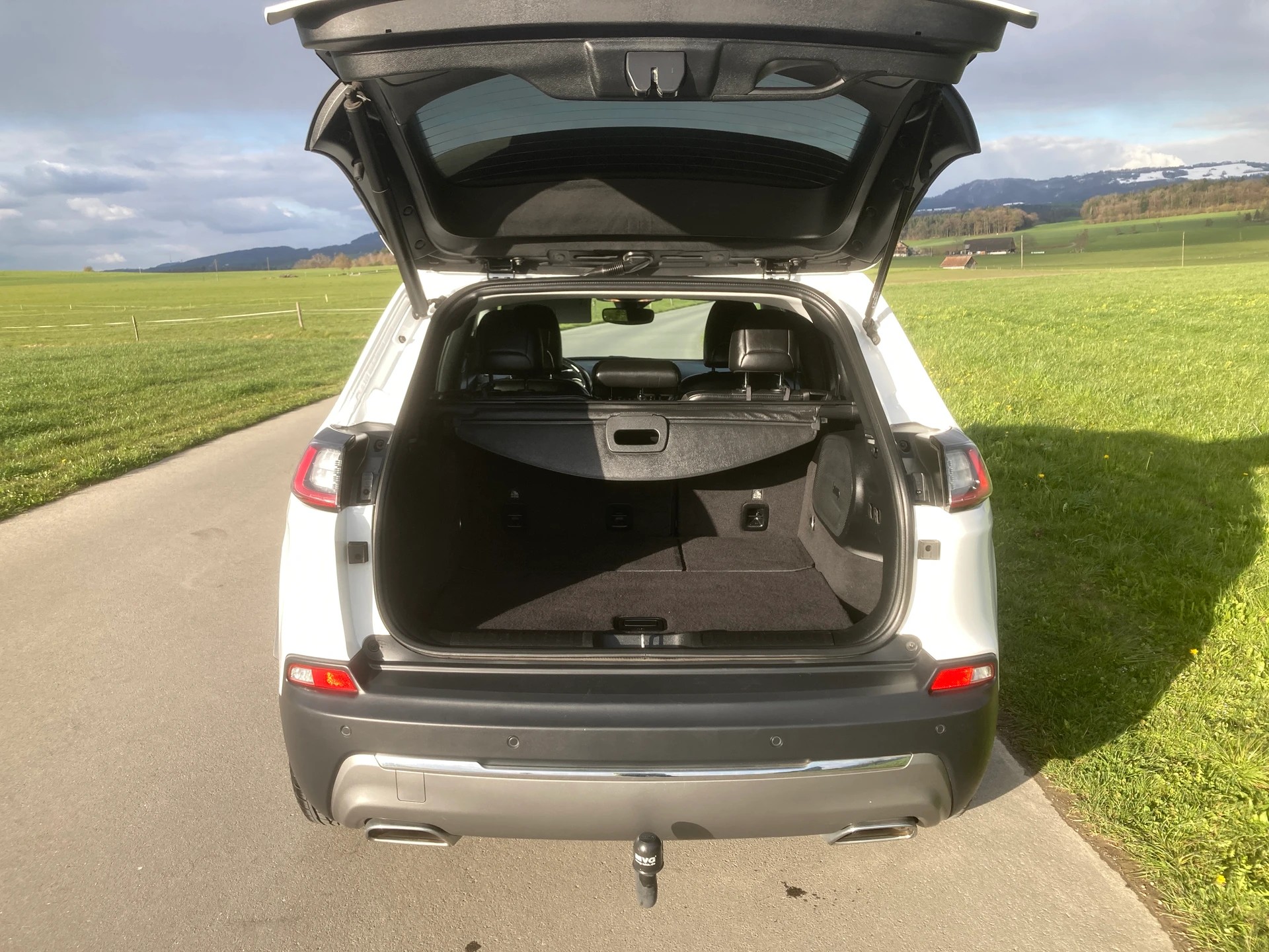 JEEP Cherokee 2.0 Overland AWD Drive I 9ATX mit Anhängerkupplung-image-5