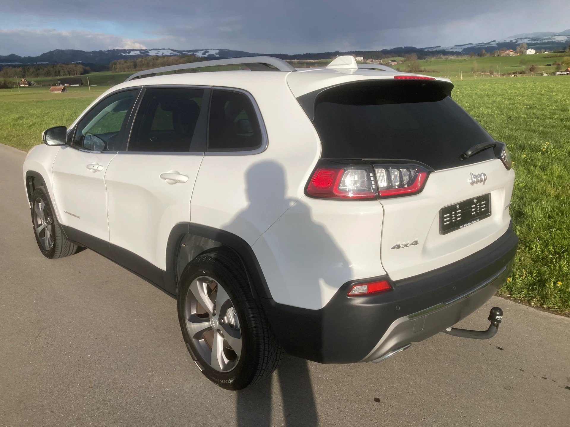 JEEP Cherokee 2.0 Overland AWD Drive I 9ATX mit Anhängerkupplung-image-3