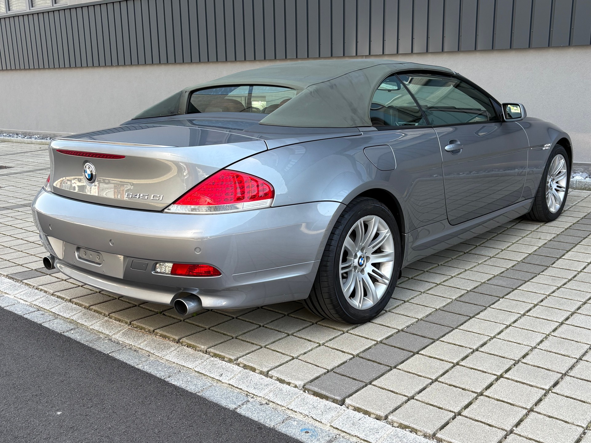 BMW 645i-image-10
