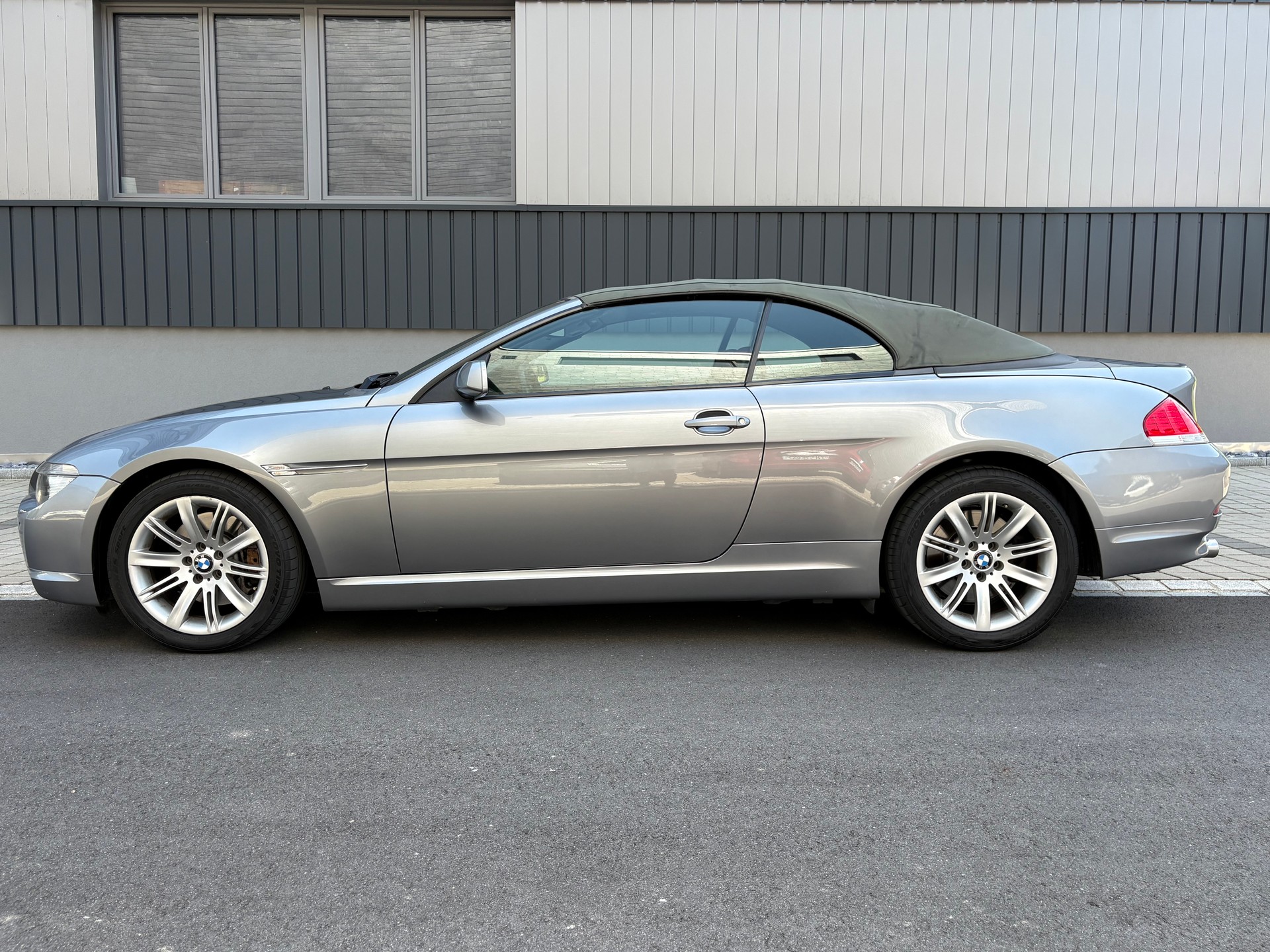 BMW 645i-image-9