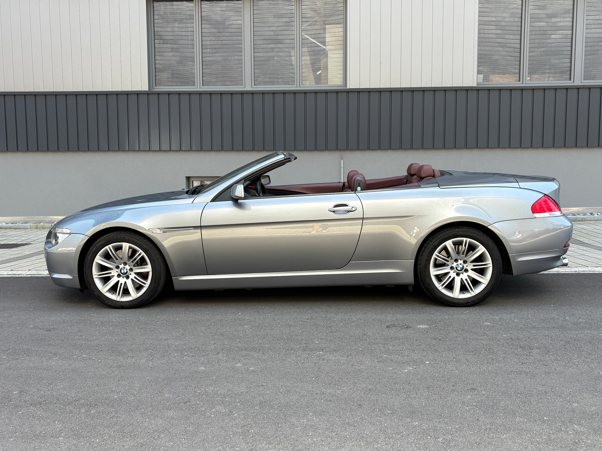 BMW 645i-image-2