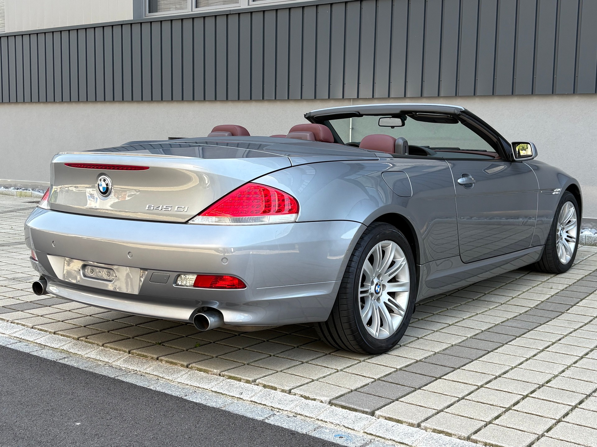 BMW 645i-image-6