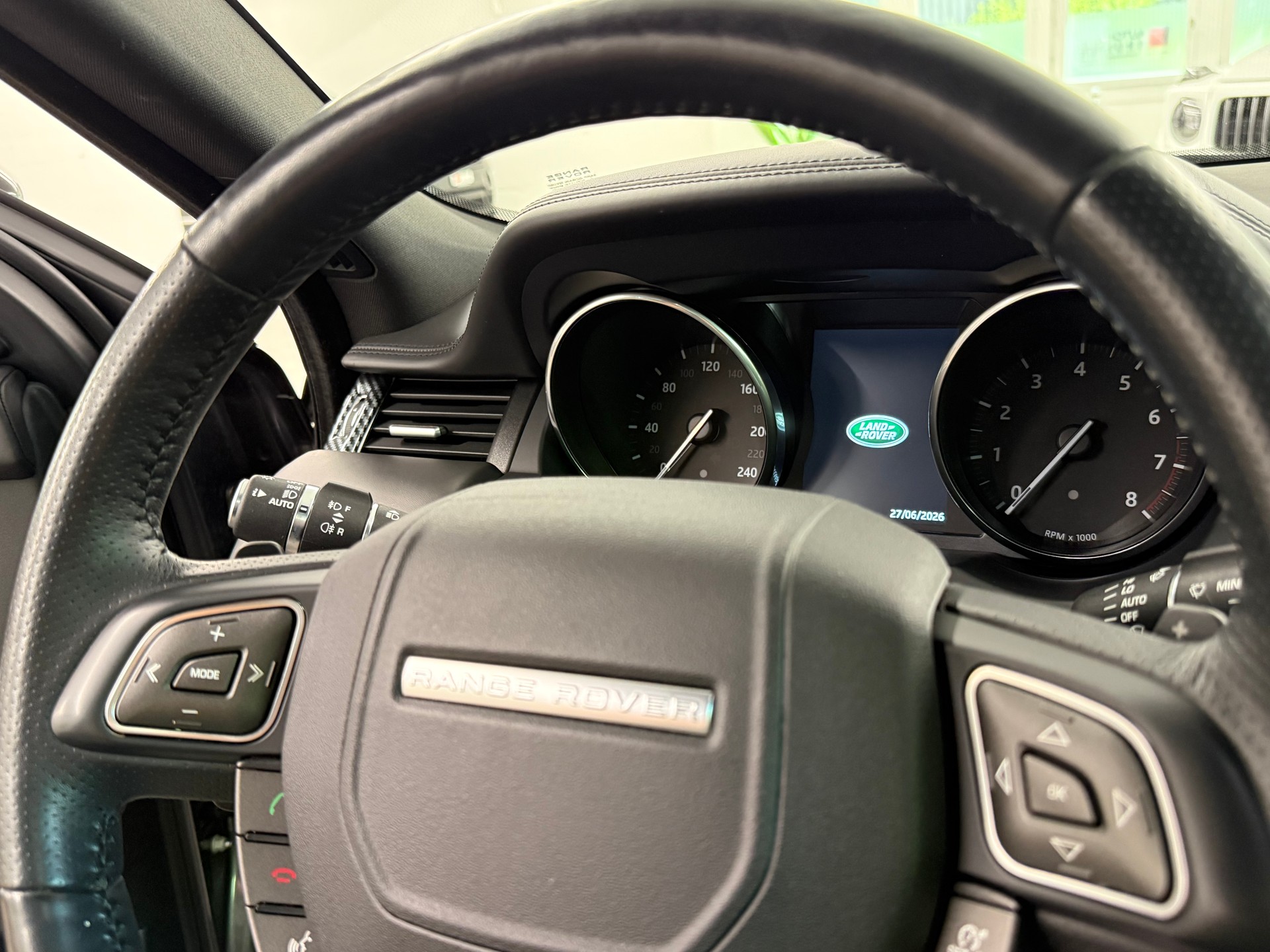 LAND ROVER Range Rover Evoque 2.0 RR-Sport-image-24