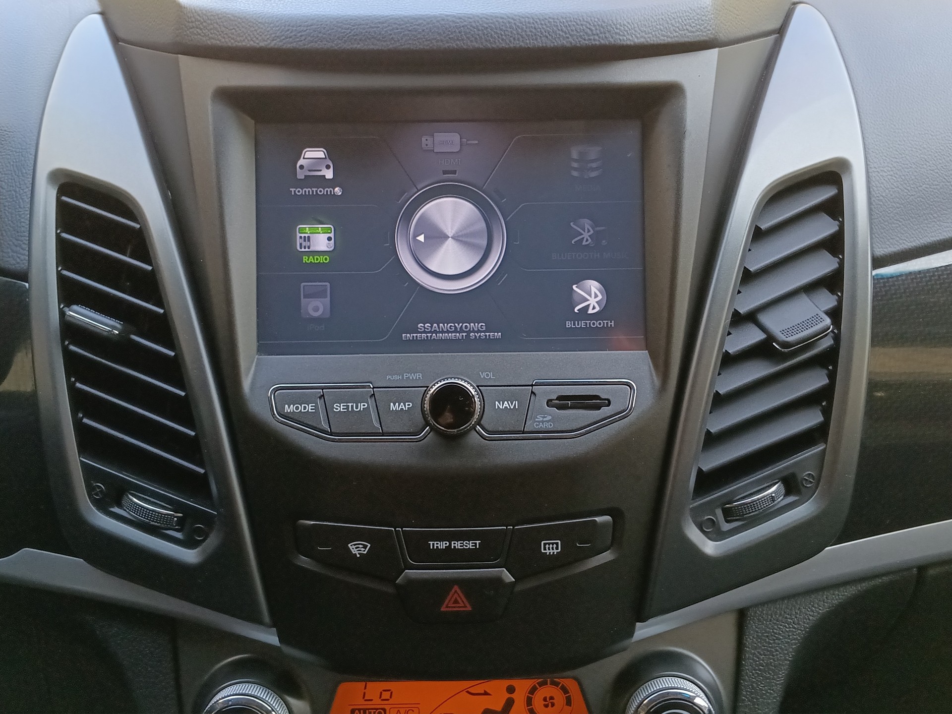 KGM-SsangYong Korando 2.2 e-XDi Sapphire 4WD Automatic-image-14