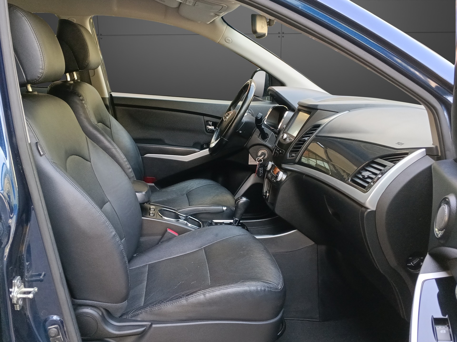 KGM-SsangYong Korando 2.2 e-XDi Sapphire 4WD Automatic-image-15