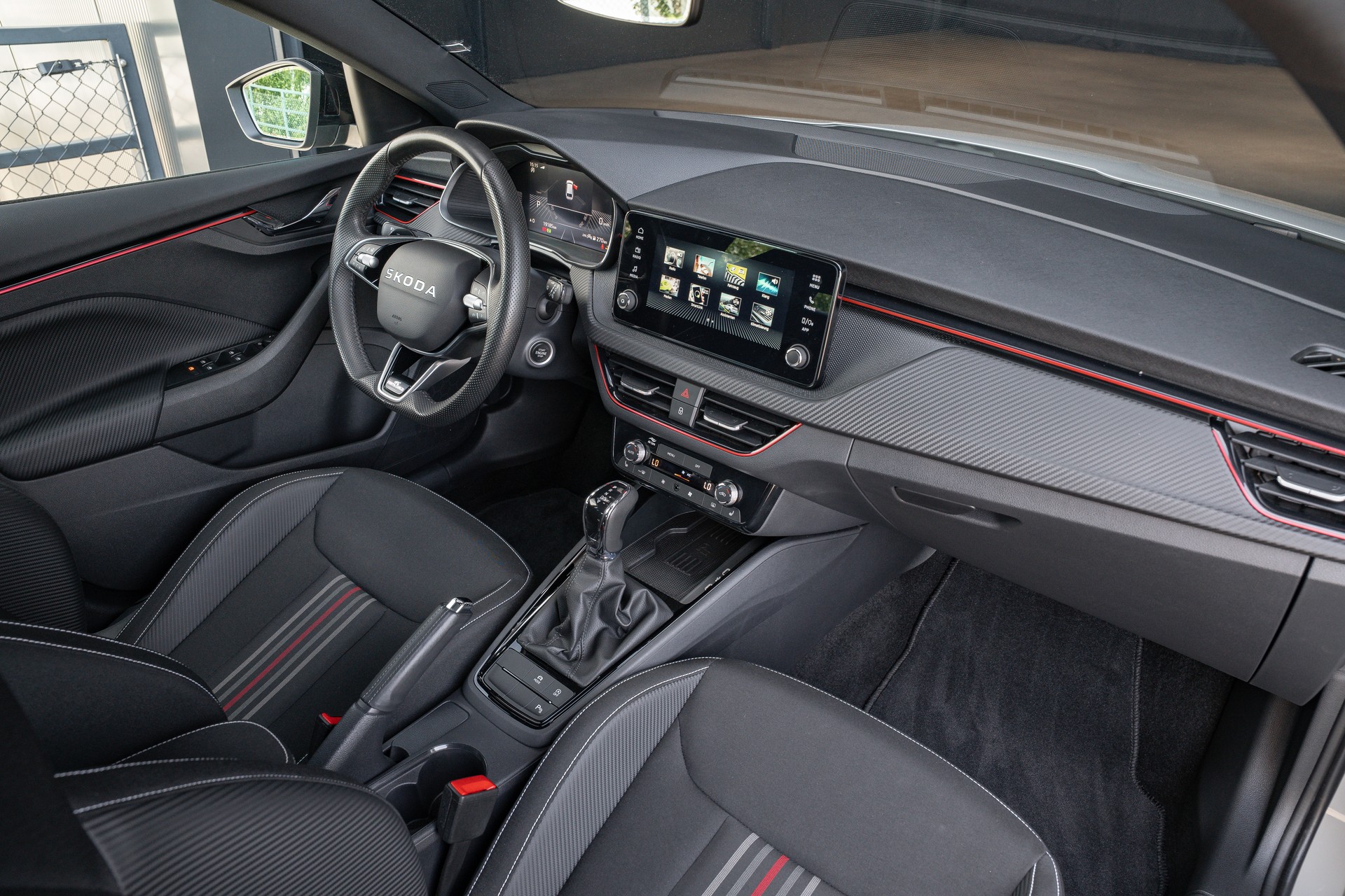 SKODA Scala 1.0 TSI Monte Carlo DSG-image-13