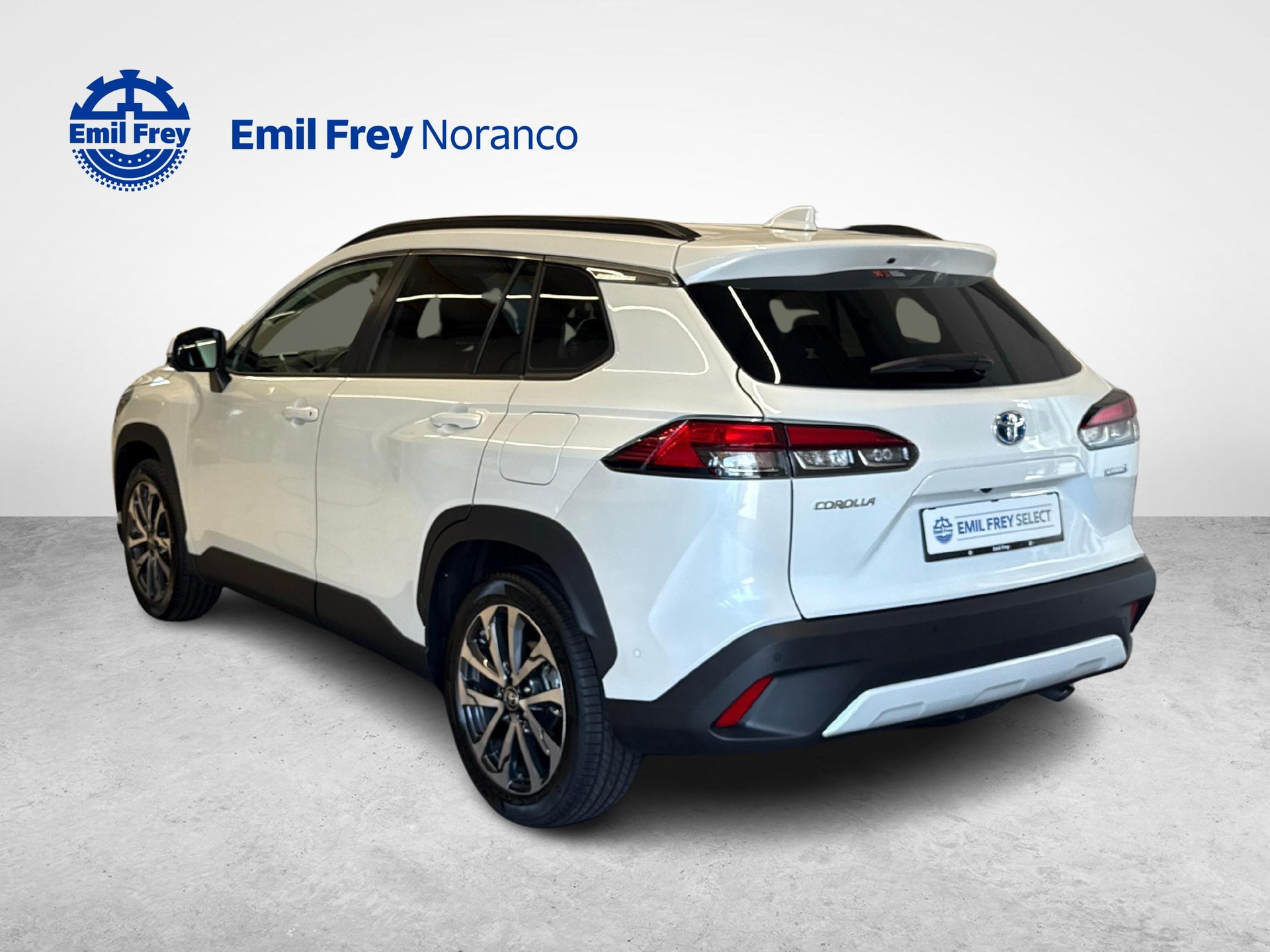 TOYOTA Corolla Cross 2.0 HSD Premium AWD-i + Gancio traino amovibile e Ruote invernali incluse-showroom-element-2