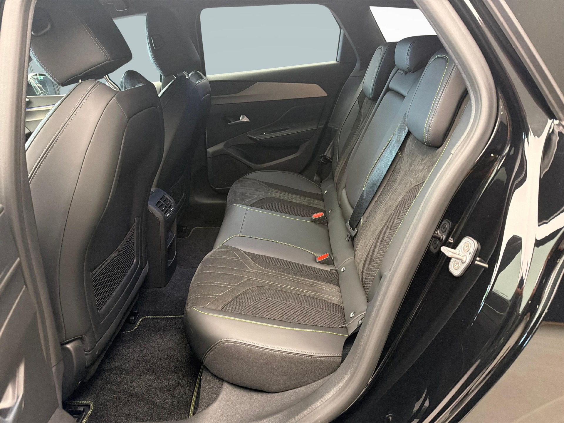 PEUGEOT 308 SW 1.6 PHEV 195 GT-image-10