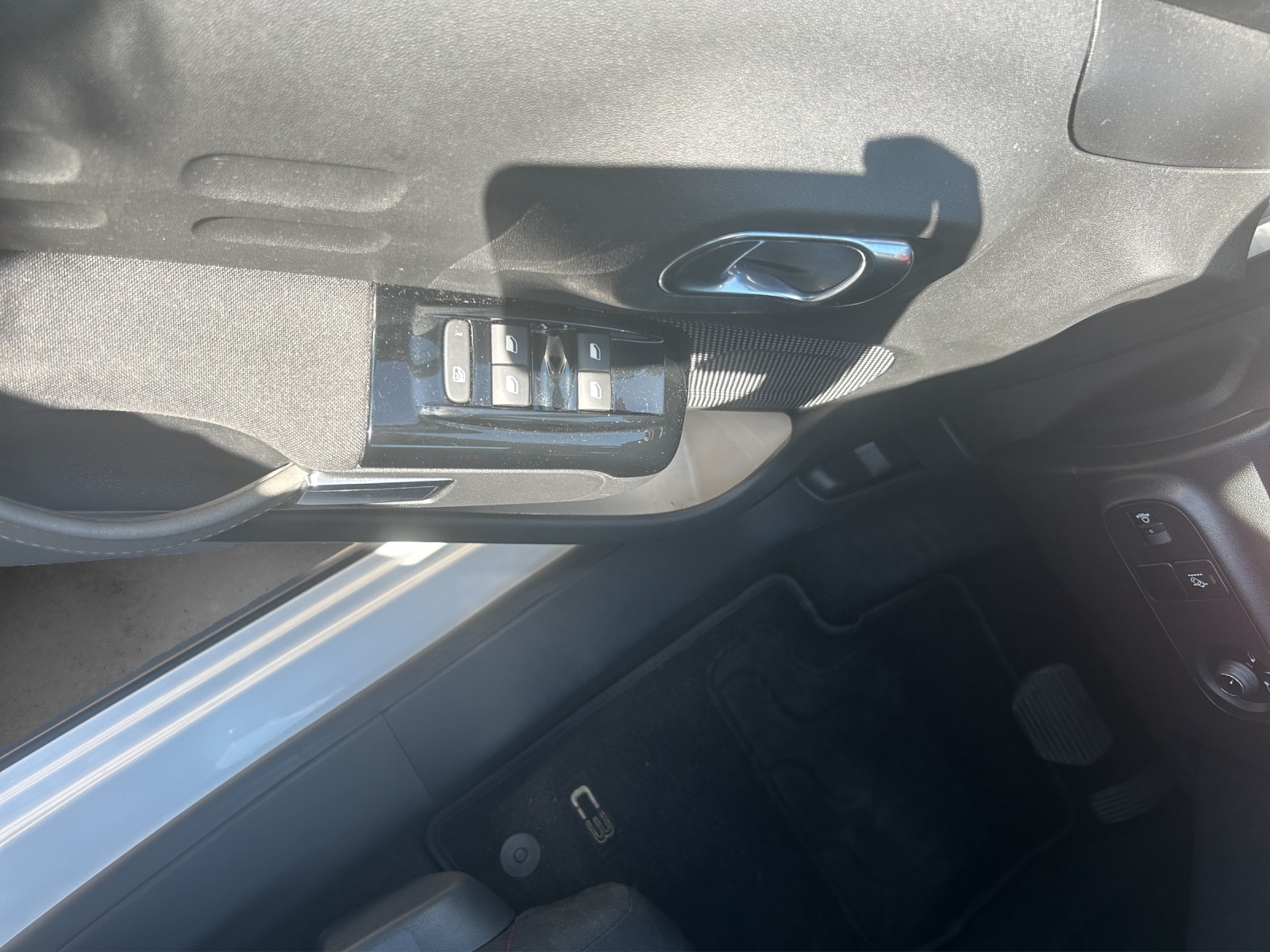 CITROEN C3 1.2 PureTech Shine-image-10