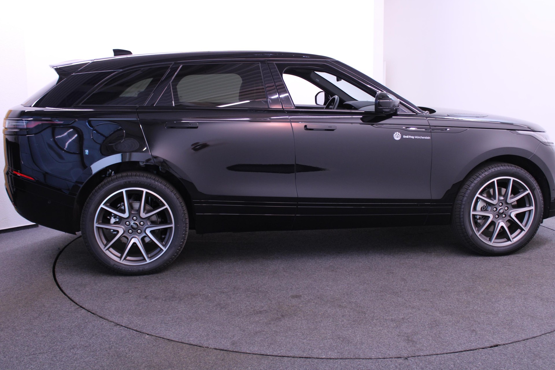 LAND ROVER Range Rover Velar 2.0 P400e Dynamic SE / Herbstprämie von 500-2000 CHF oder 1.99% Leasing-Aktion auf Occasions-Fahrzeuge-image-2