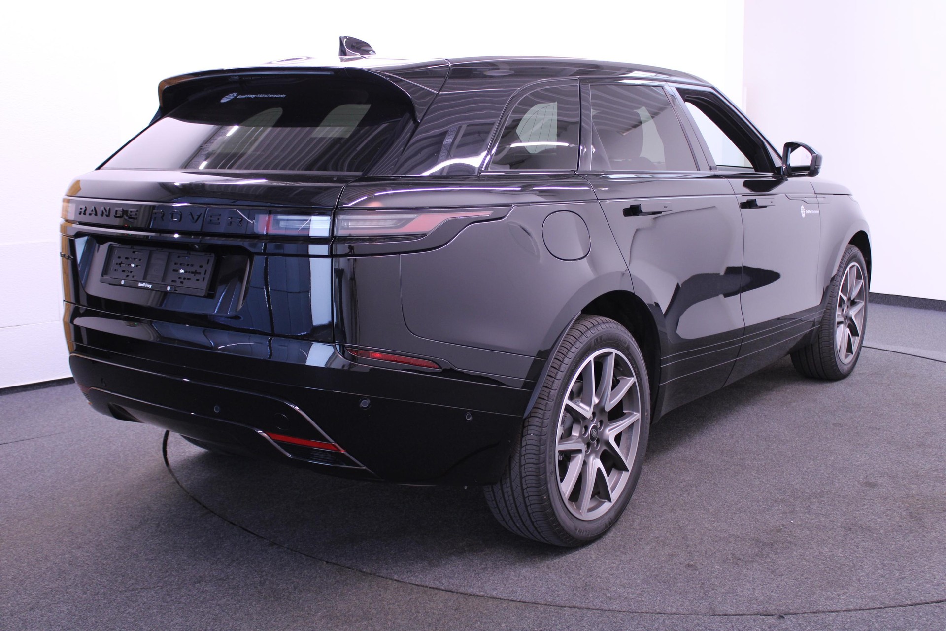 LAND ROVER Range Rover Velar 2.0 P400e Dynamic SE / Herbstprämie von 500-2000 CHF oder 1.99% Leasing-Aktion auf Occasions-Fahrzeuge-image-4