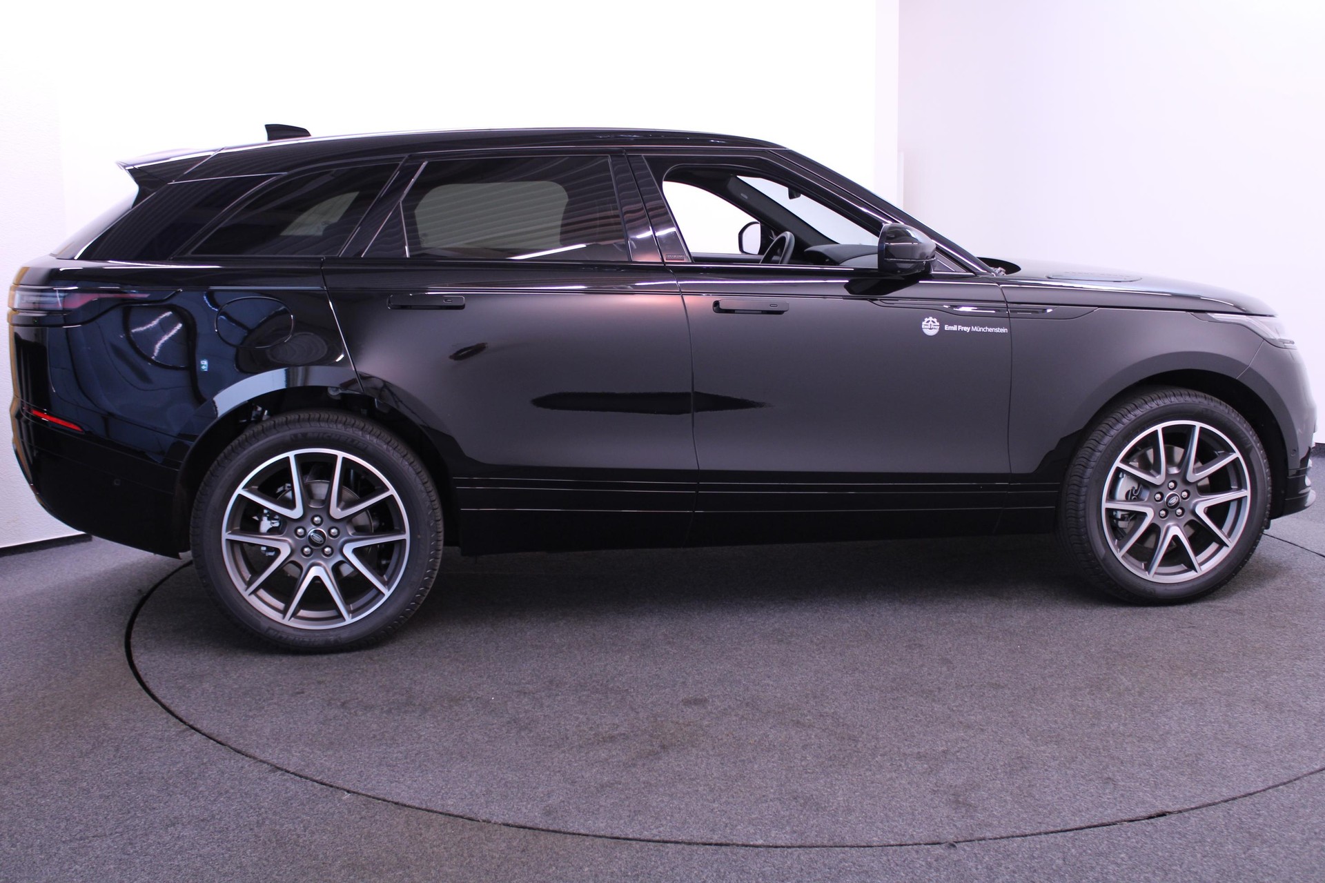 LAND ROVER Range Rover Velar 2.0 P400e Dynamic SE / Herbstprämie von 500-2000 CHF oder 1.99% Leasing-Aktion auf Occasions-Fahrzeuge-image-3