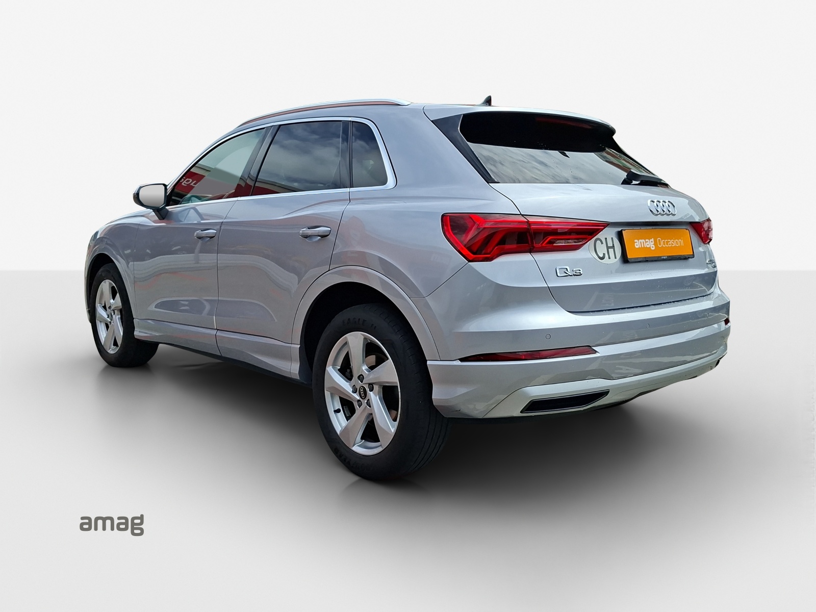 AUDI Q3 40 TFSI advanced quattro S-tronic-showroom-element-2