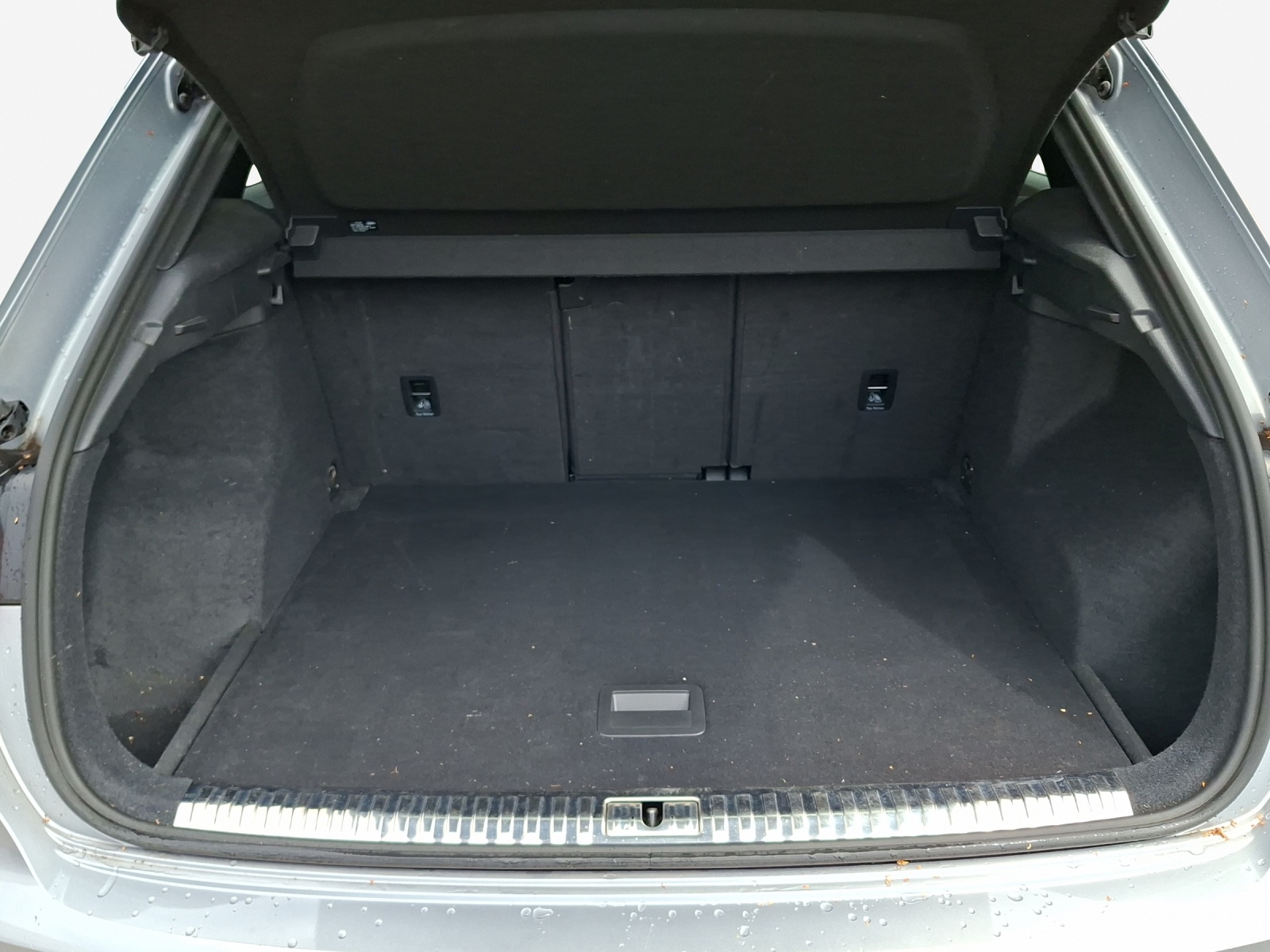 AUDI Q3 40 TFSI advanced quattro S-tronic-image-12