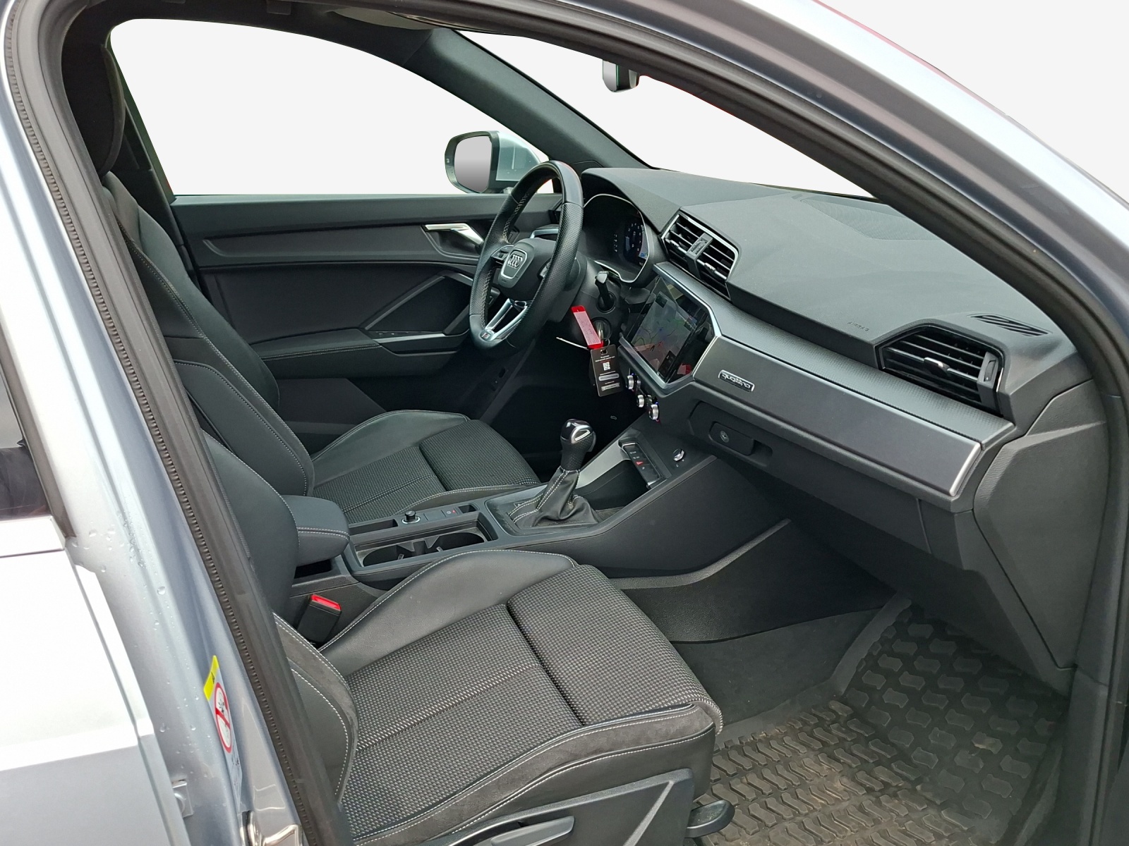 AUDI Q3 40 TFSI advanced quattro S-tronic-image-14
