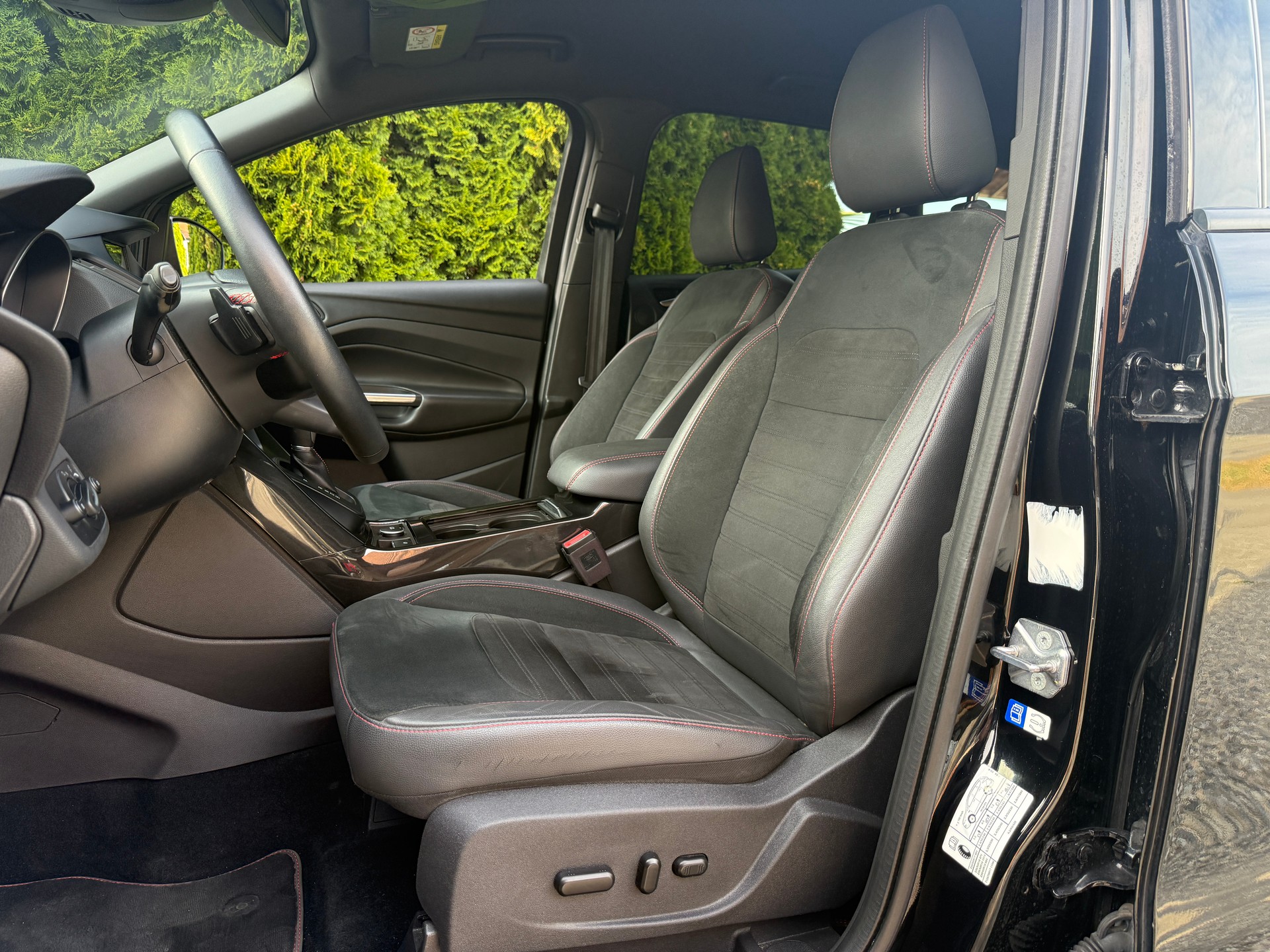 FORD 1.5 EcoB 176 ST-Line-image-4