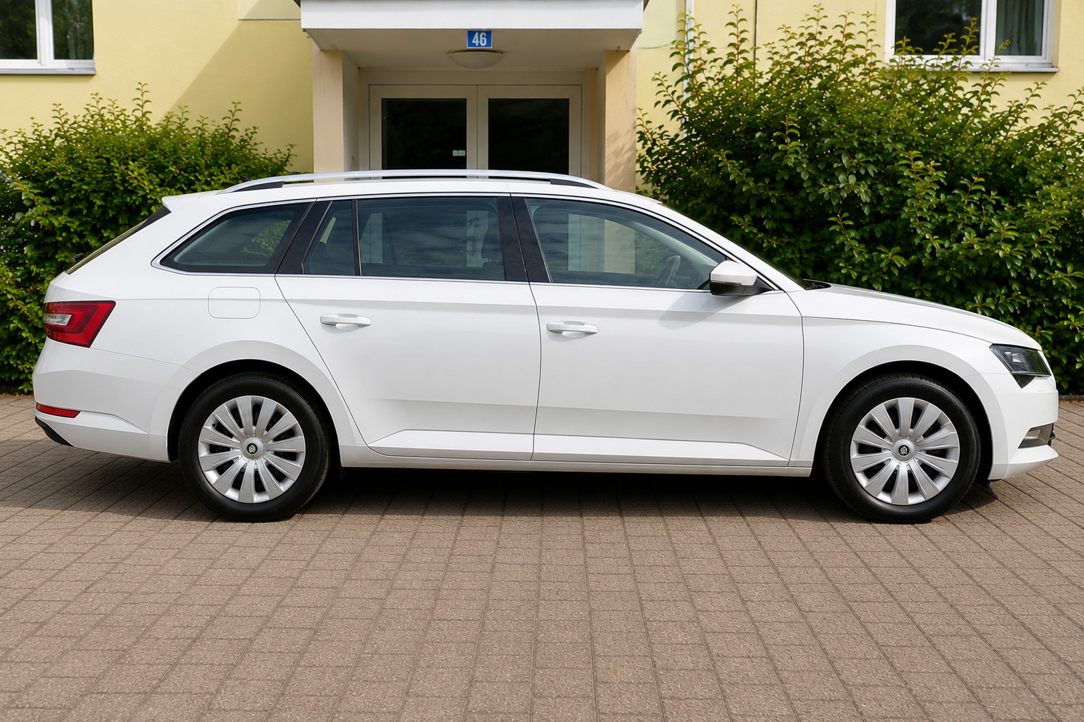 SKODA 1.8 TSI Style DSG-image-5