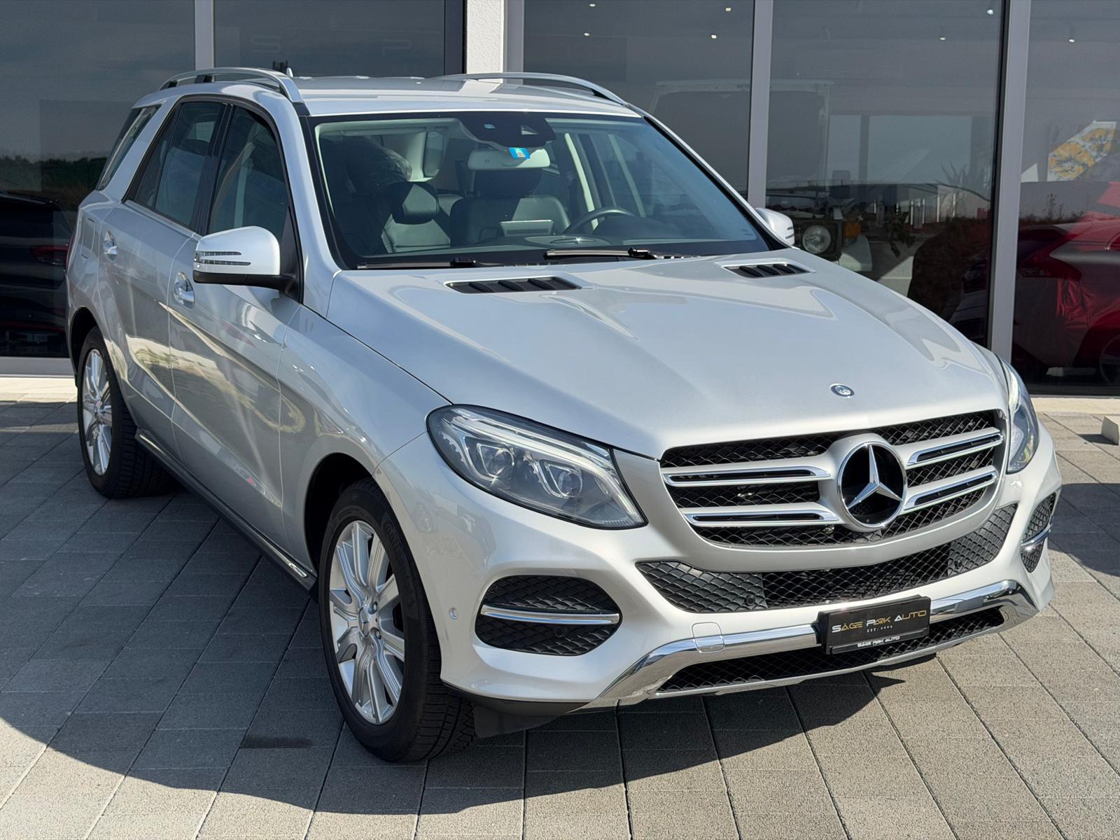 MERCEDES-BENZ GLE 250 d-showroom-element-1