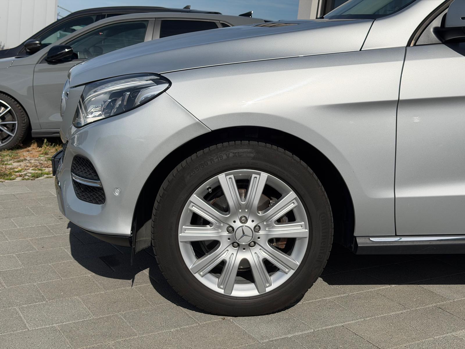 MERCEDES-BENZ GLE 250 d-image-21