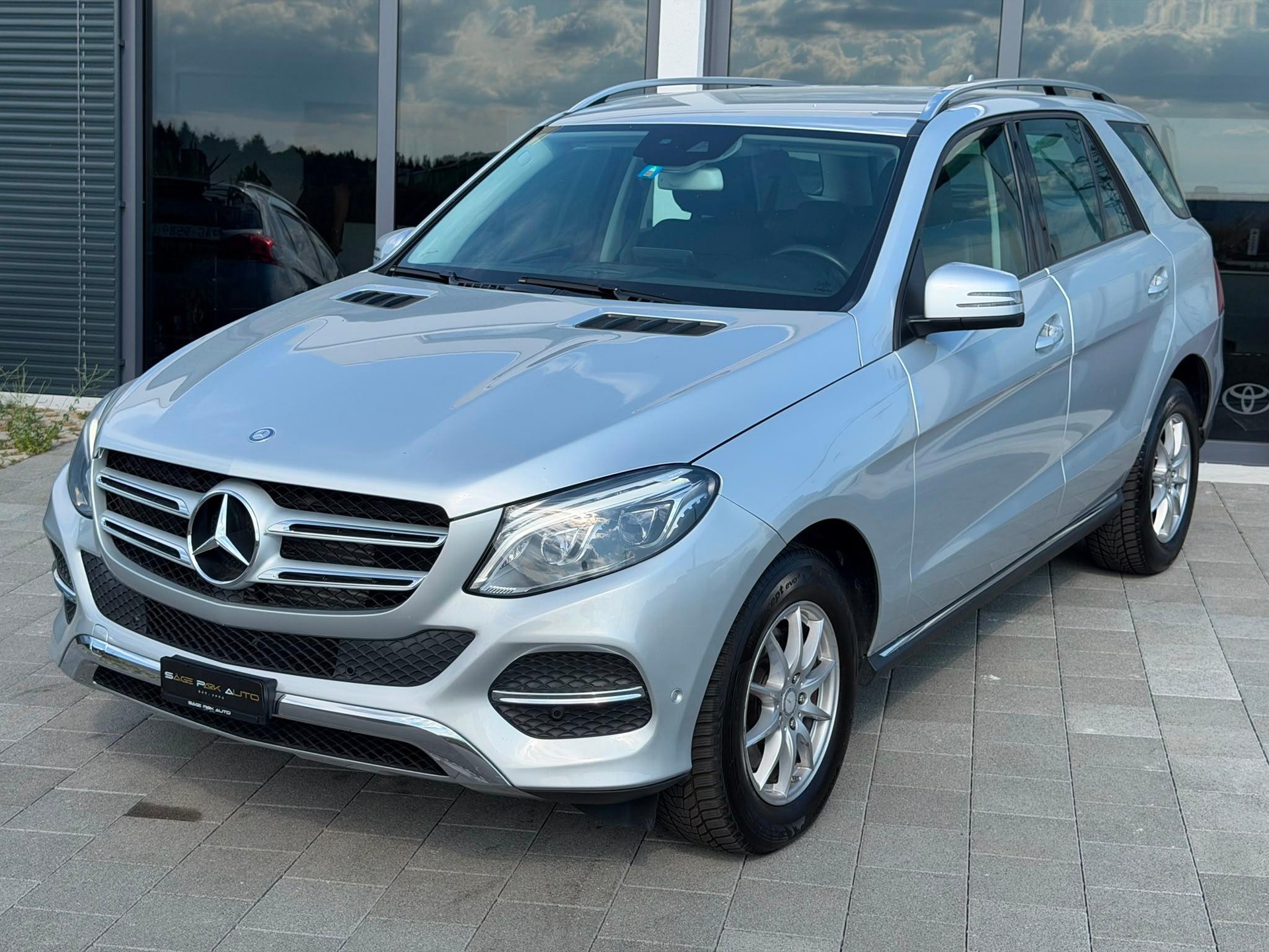 MERCEDES-BENZ GLE 250 d-image-3