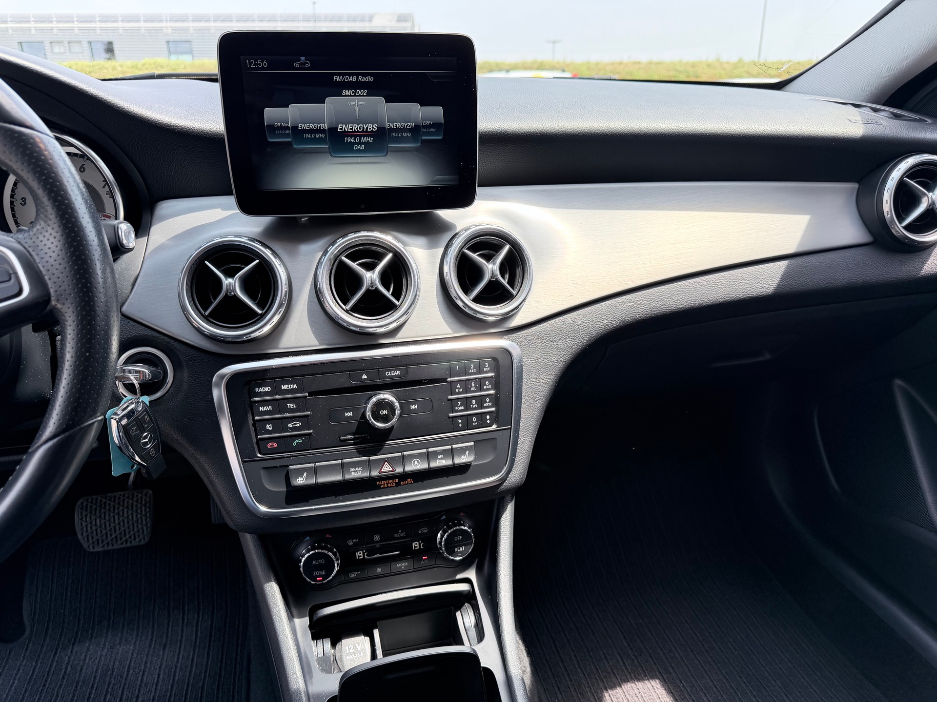 MERCEDES-BENZ GLA 200 Night Star 7G-DCT+++FRISCH AB MFK+++-image-8