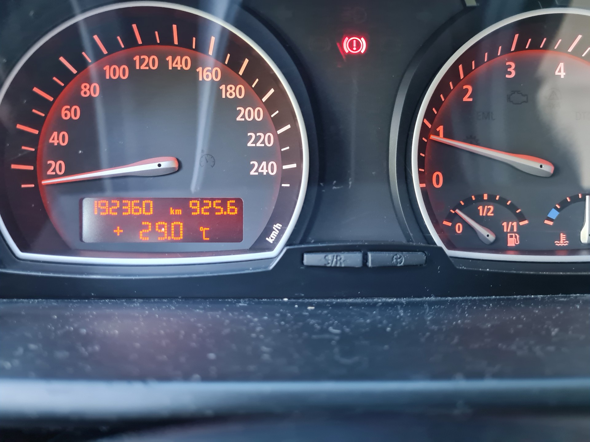 BMW X3 xDrive 2.0i Handschalter-image-4