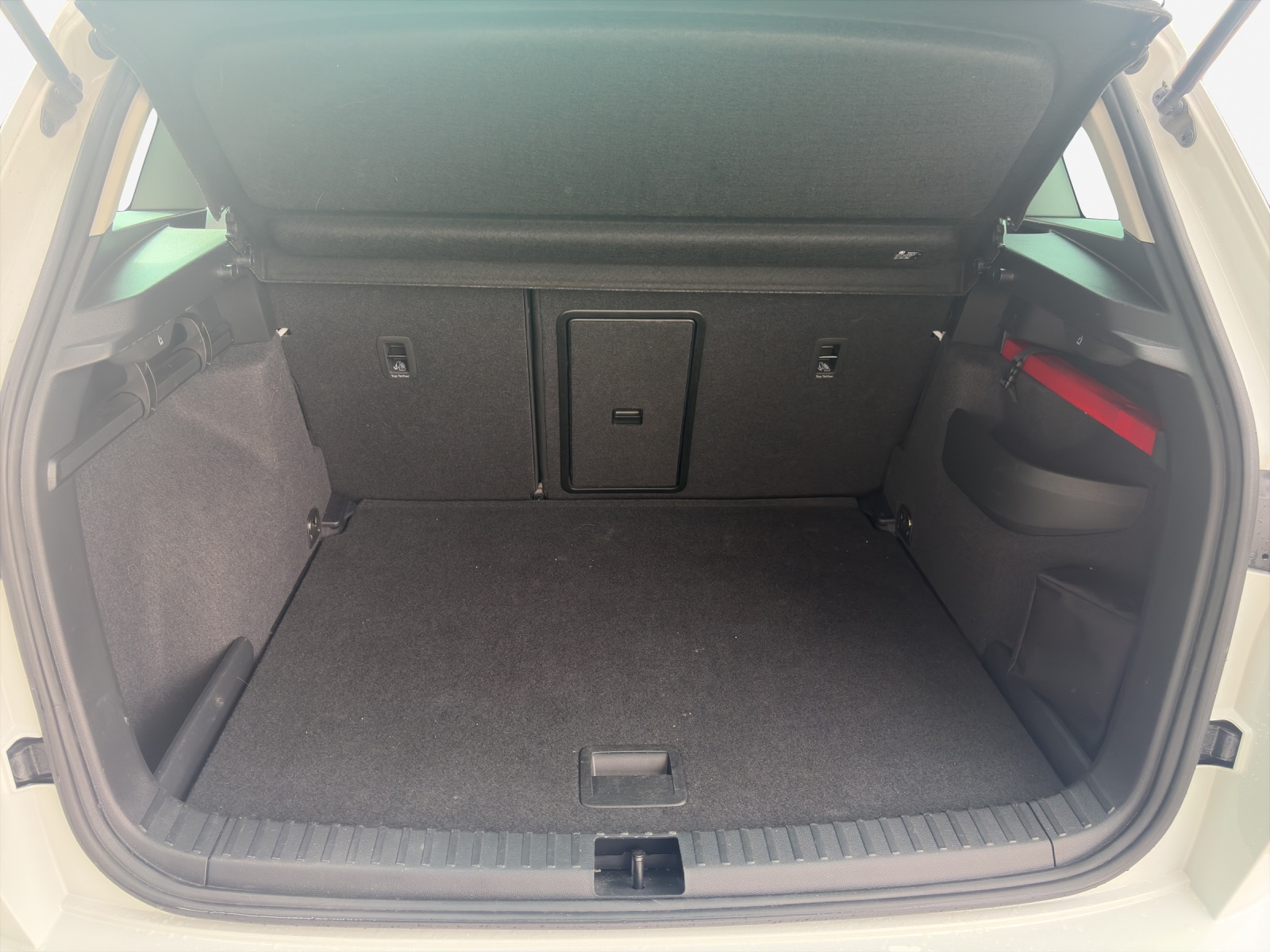 SKODA Karoq 2.0 TDI CR Selection 4x4 DSG-image-12