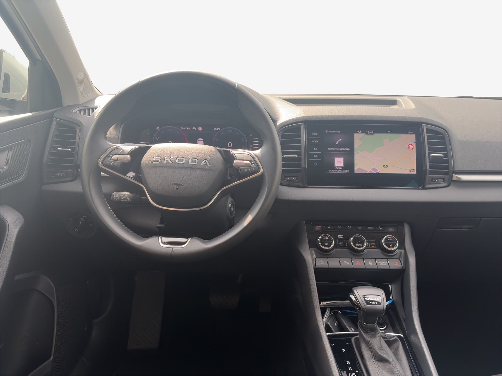 SKODA Karoq 2.0 TDI CR Selection 4x4 DSG-image-8