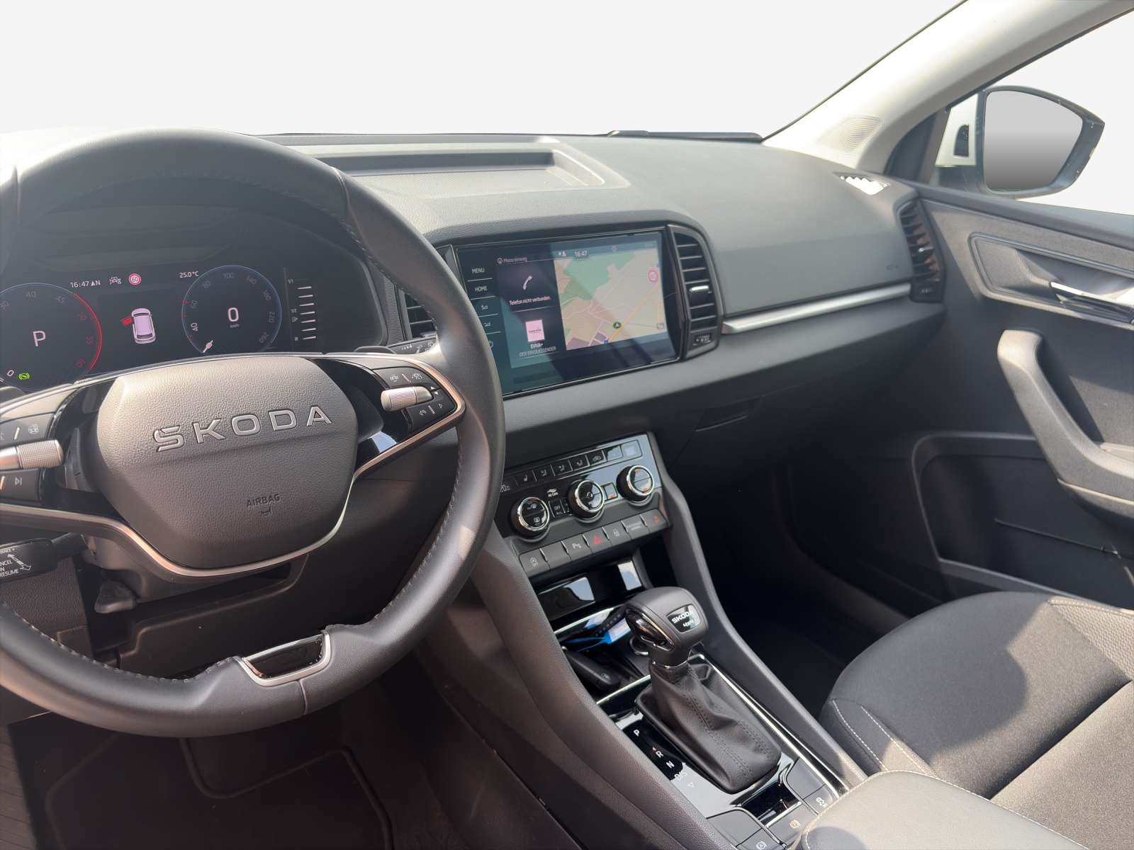 SKODA Karoq 2.0 TDI CR Selection 4x4 DSG-image-10