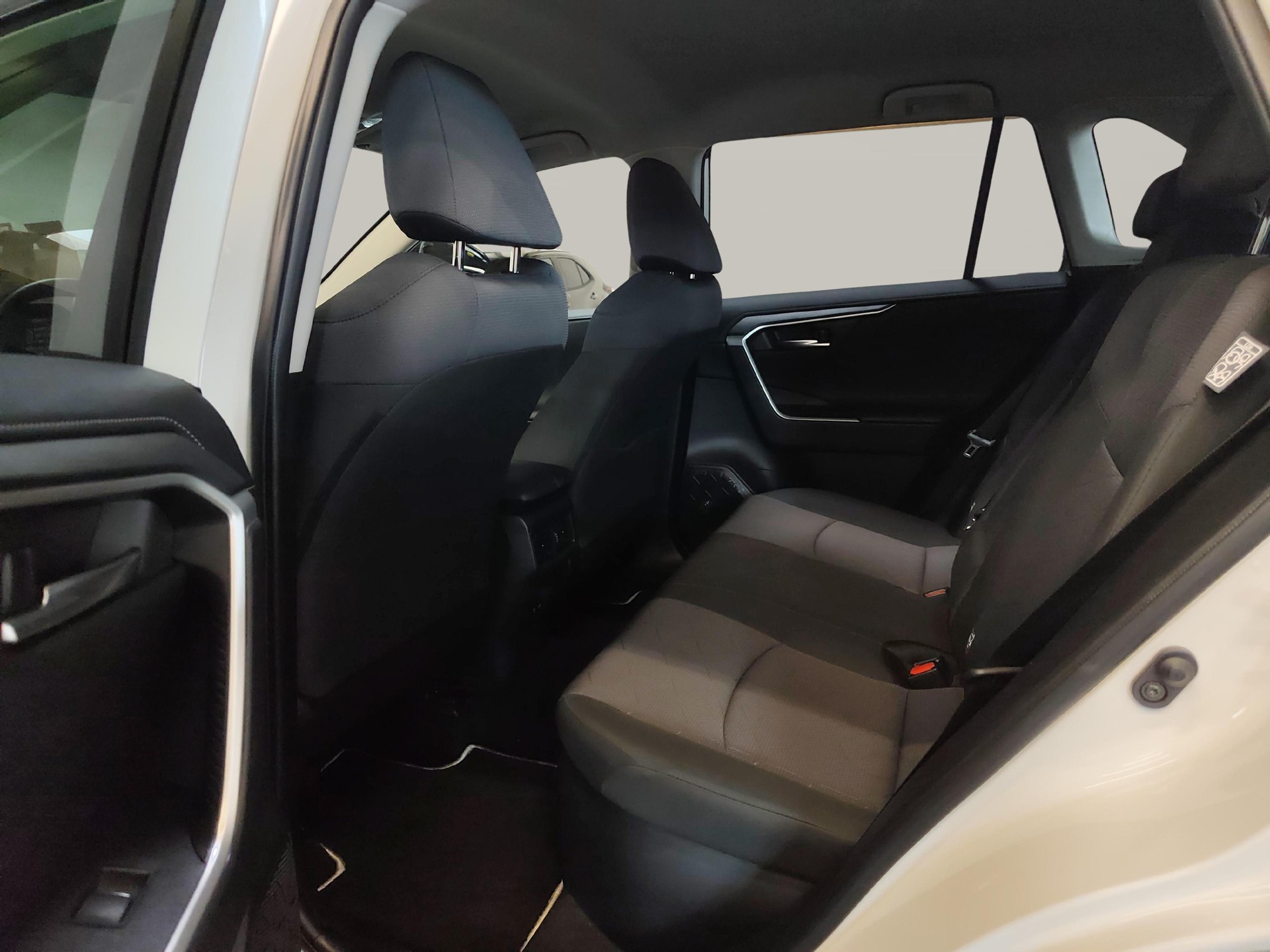 TOYOTA RAV4 2.5 HSD Trend-image-10