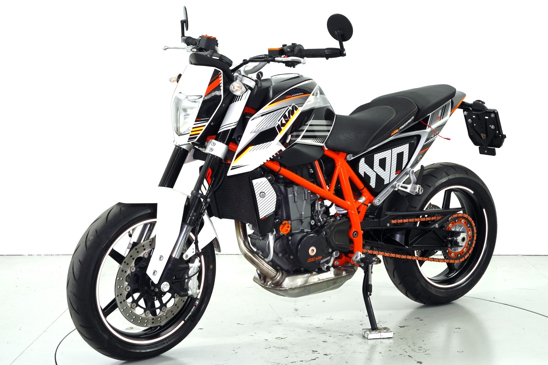 KTM Duke 690 ABS-showroom-element-2