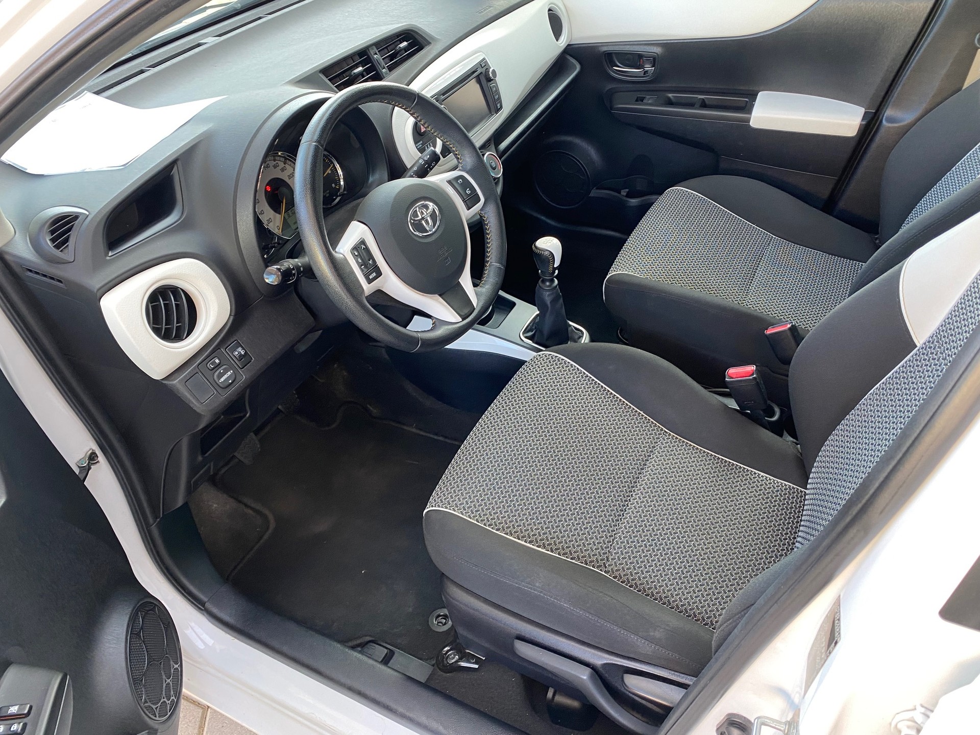 TOYOTA Yaris 1.33 Trend-image-5