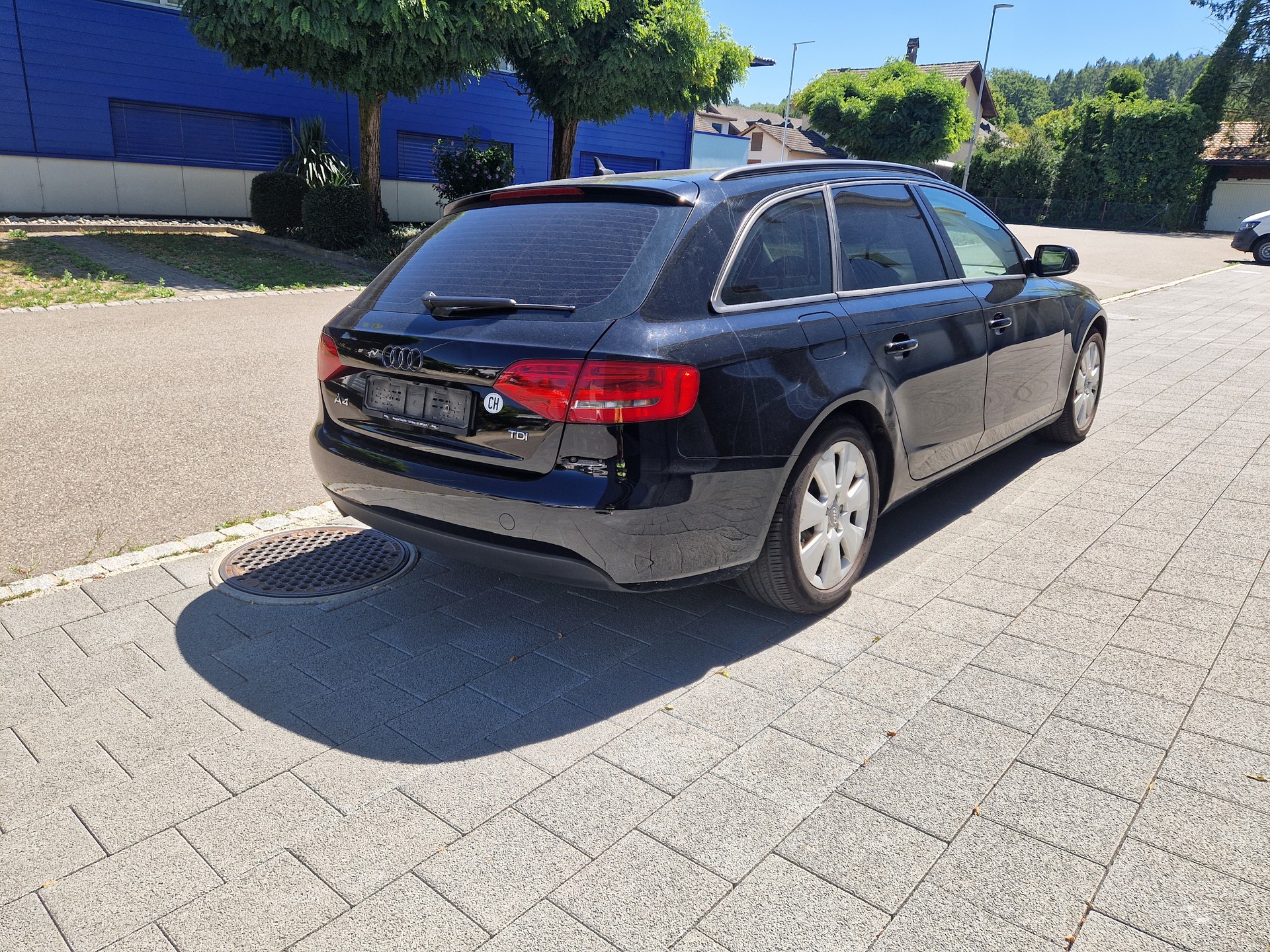 AUDI A4-image-4