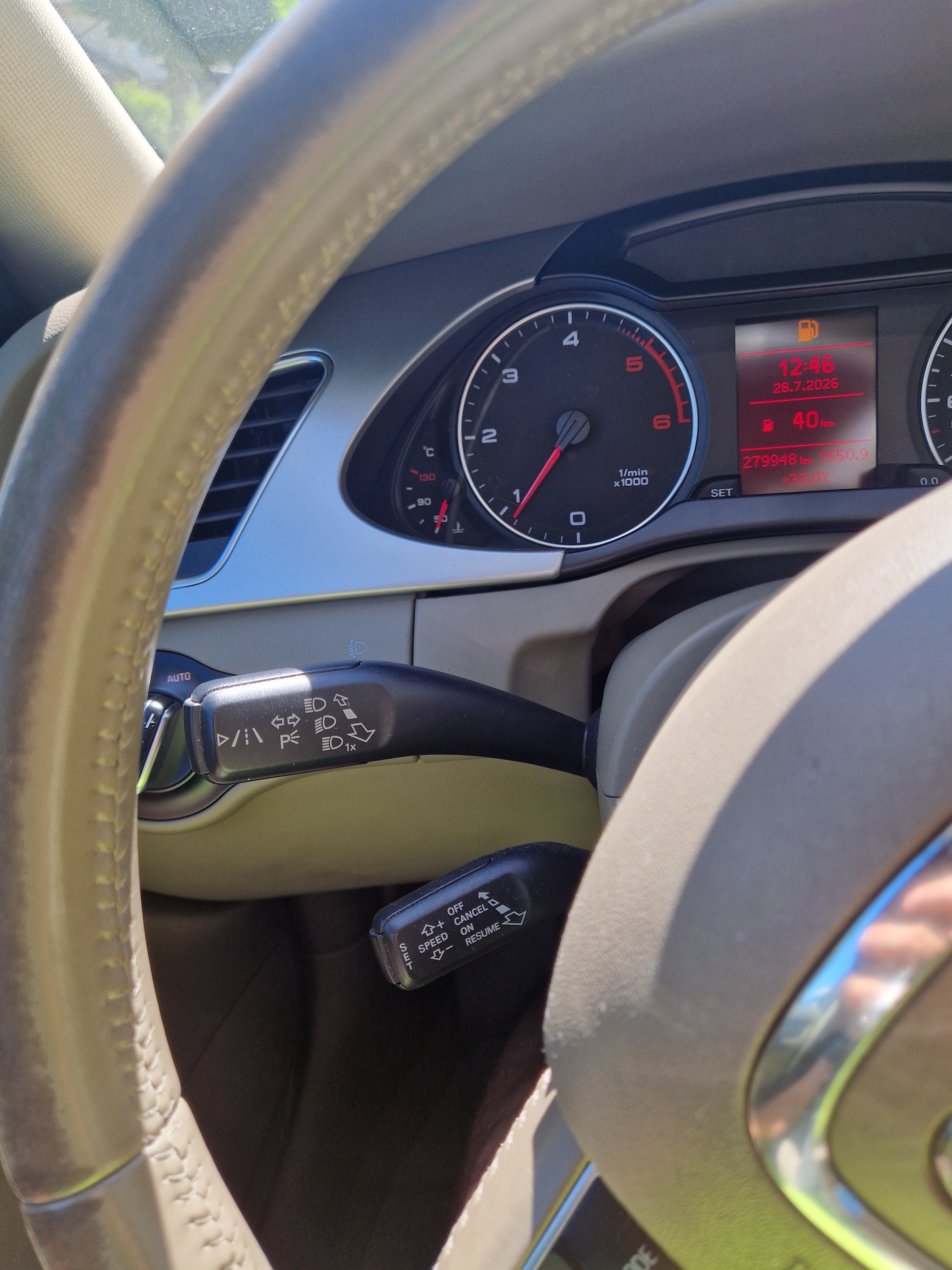 AUDI A4-image-12