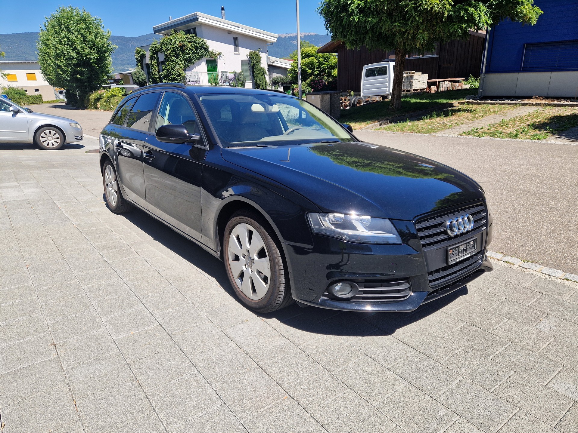 AUDI A4-image-2