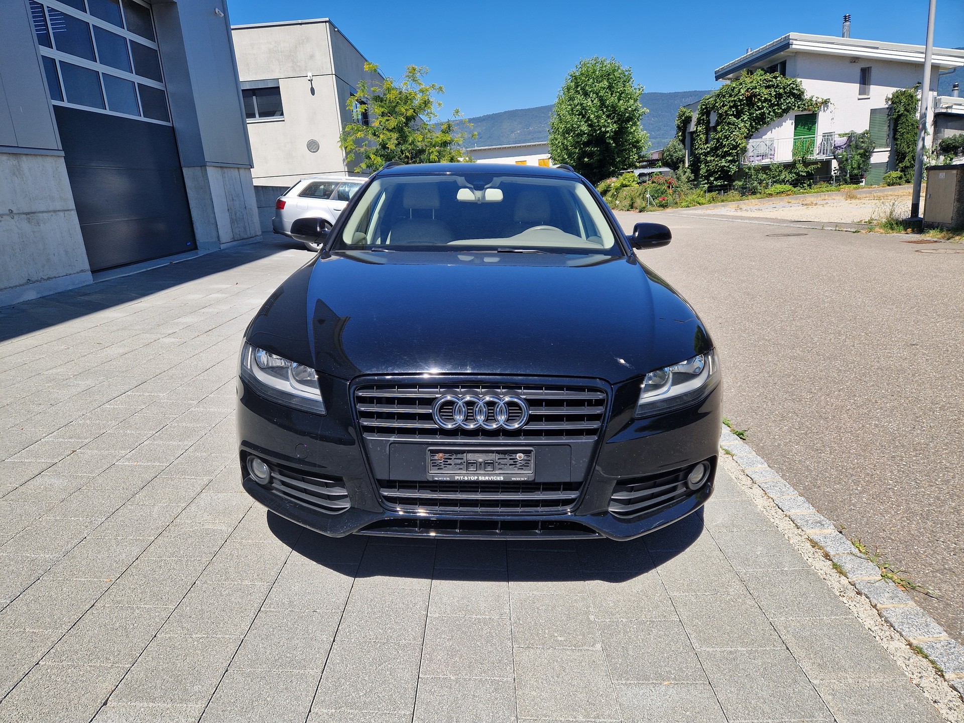 AUDI A4-image-1