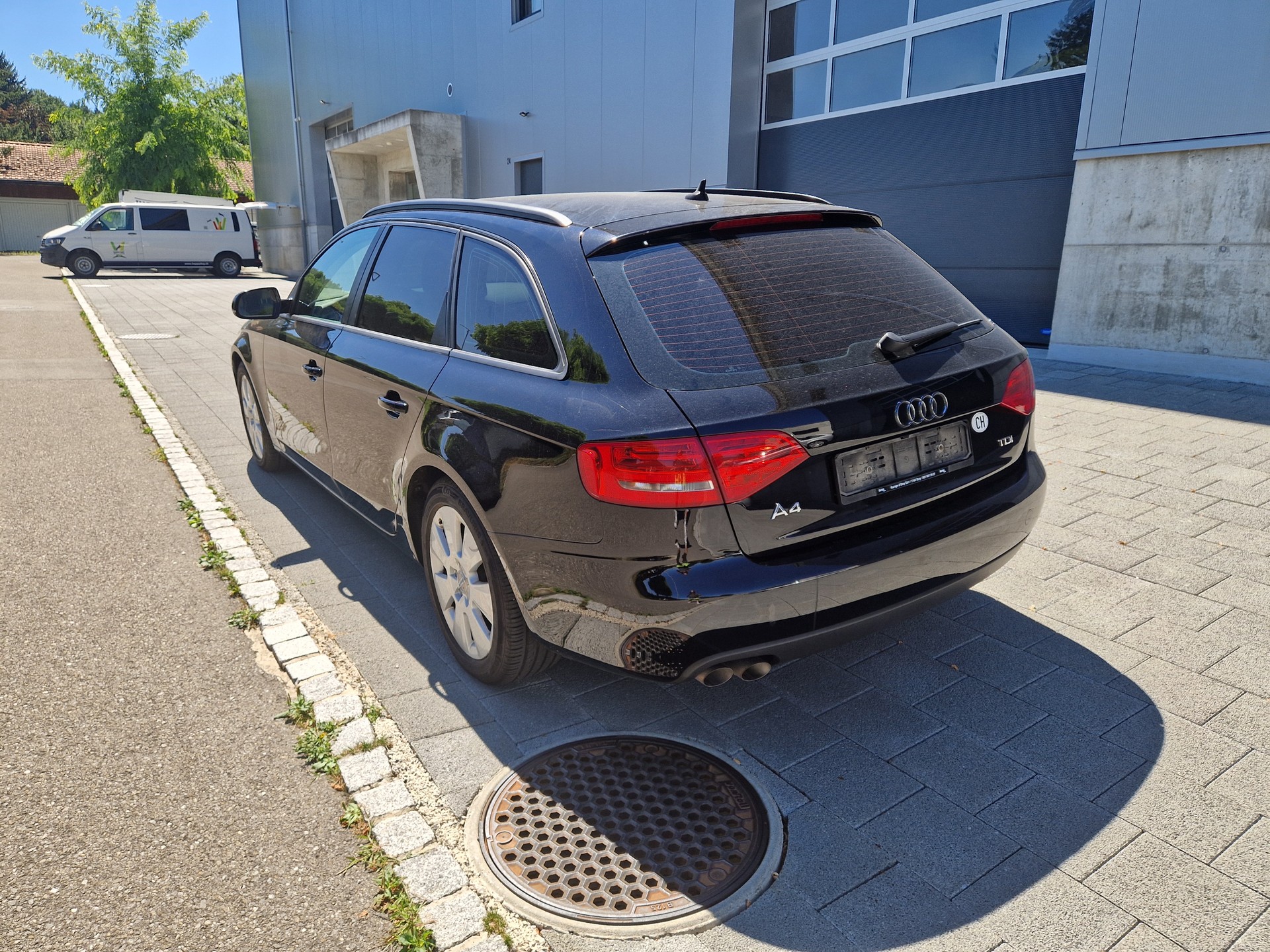 AUDI A4-image-6