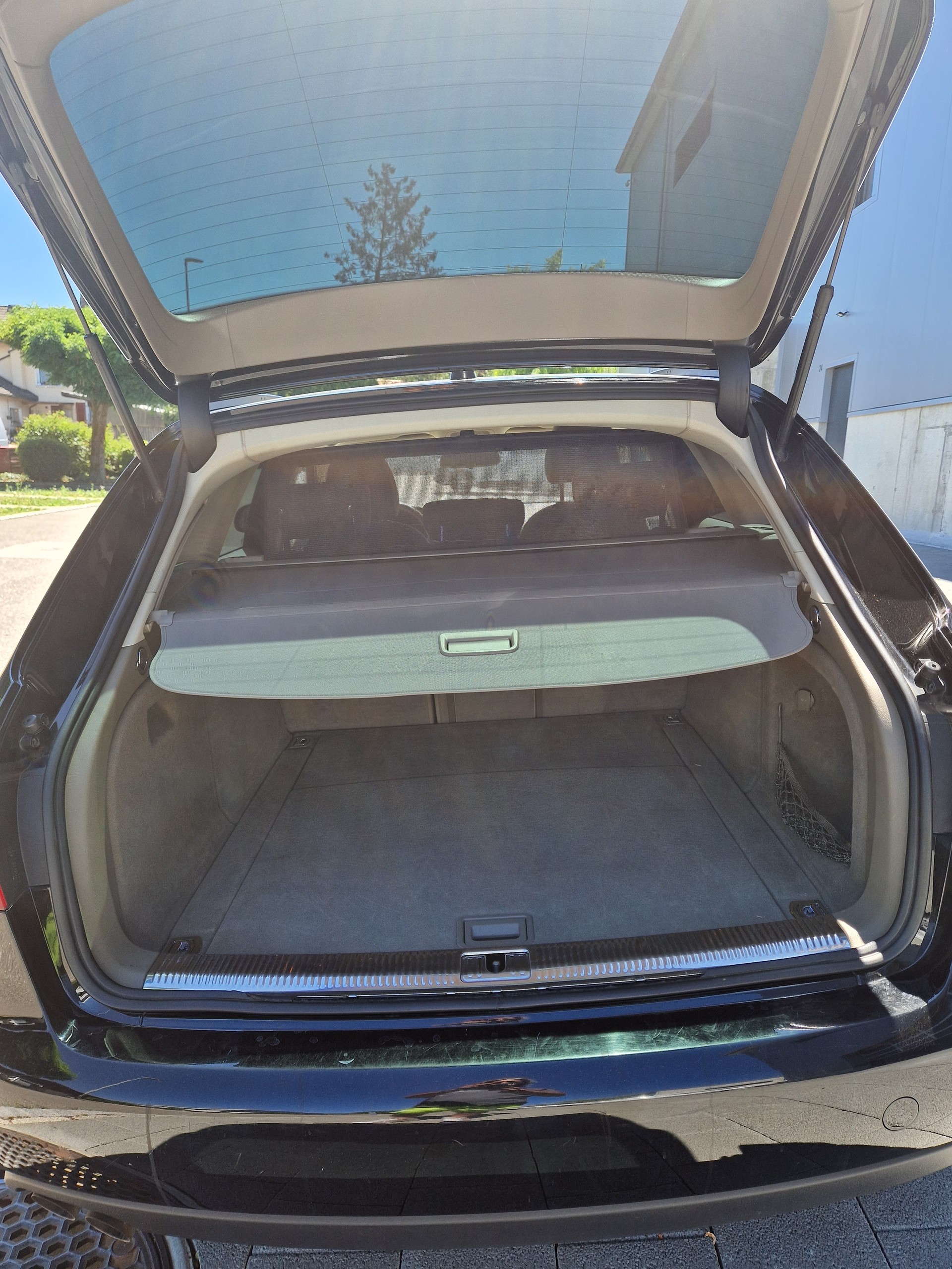 AUDI A4-image-8
