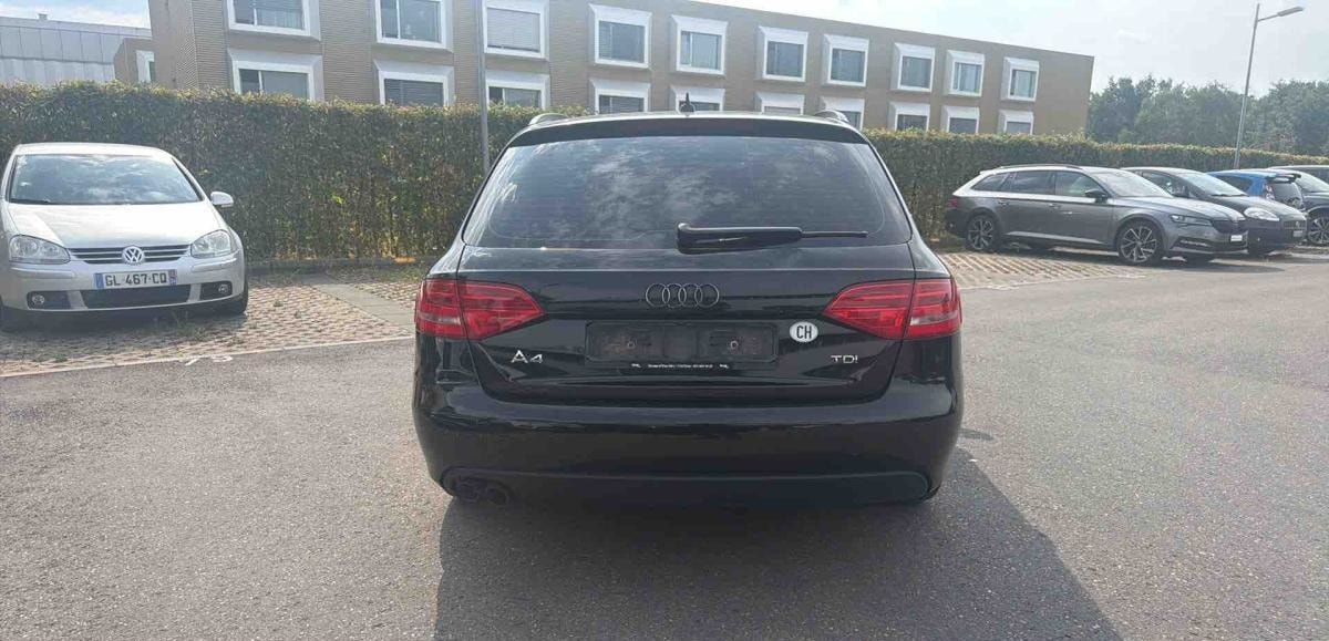 AUDI A4-image-4